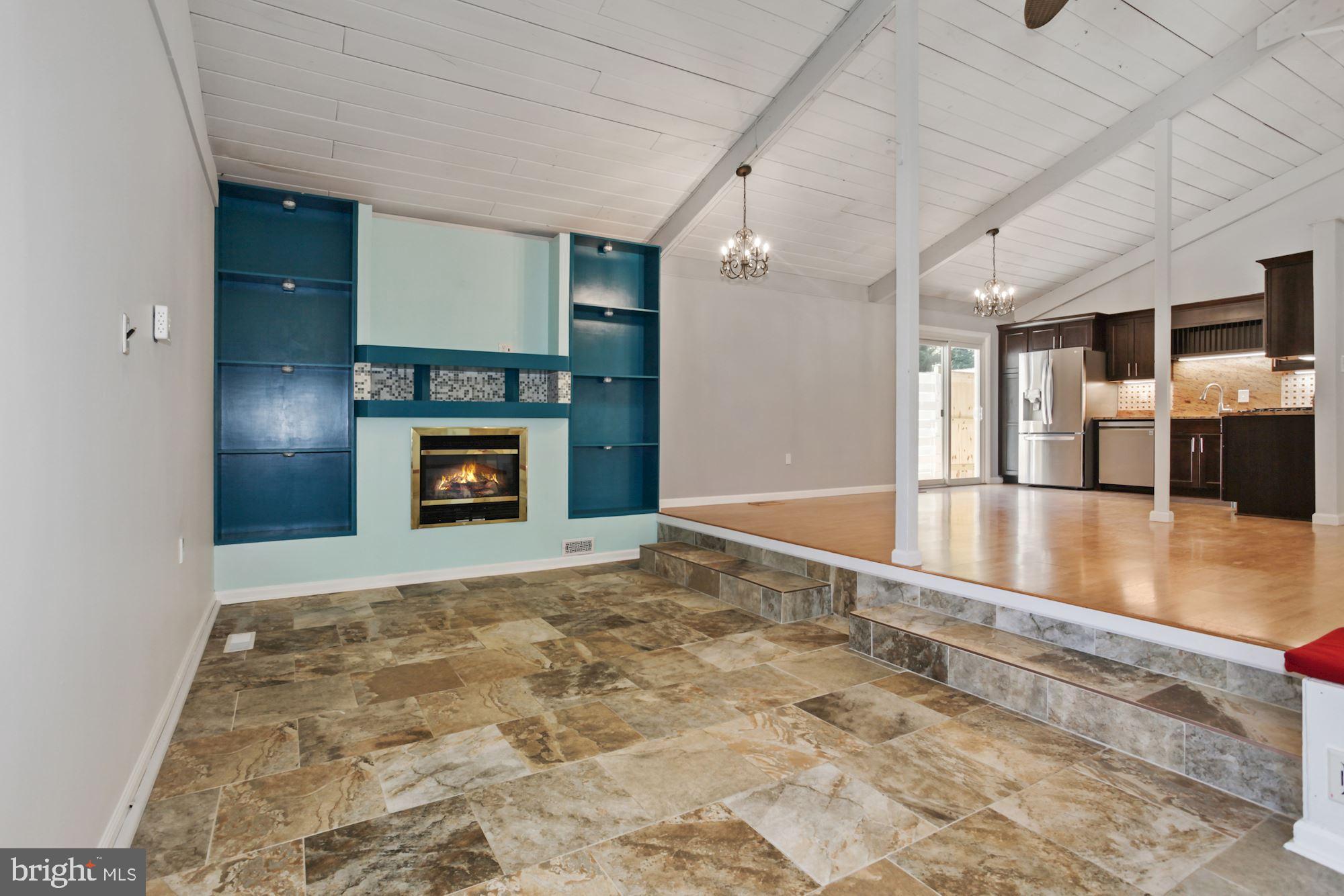 LAKE RIDGE - Residential