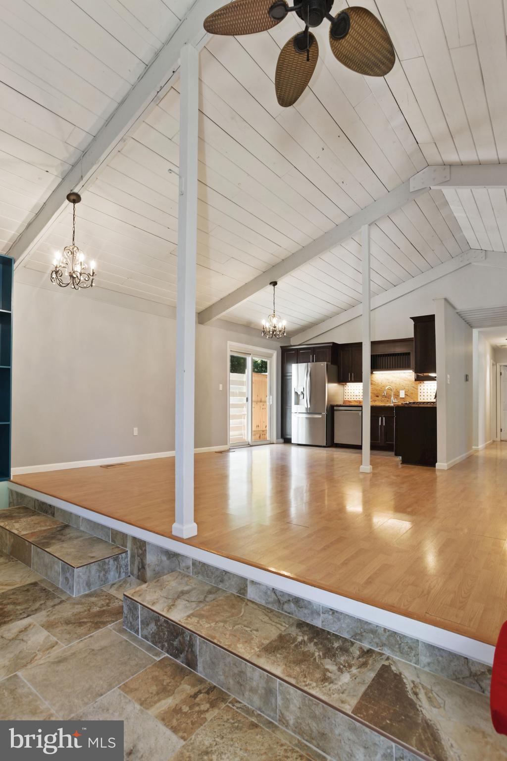 LAKE RIDGE - Residential