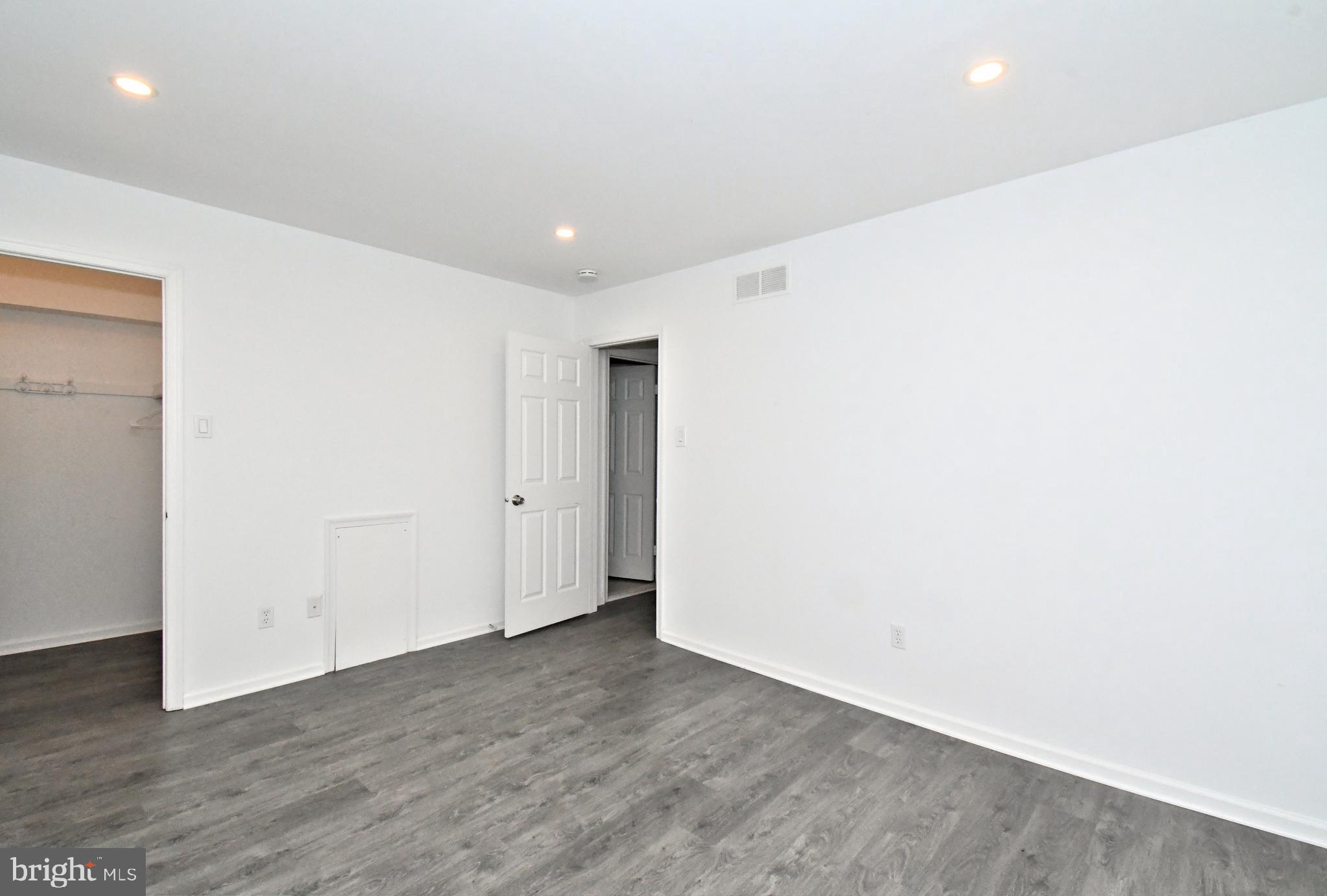 COUNTRY BEND - Residential