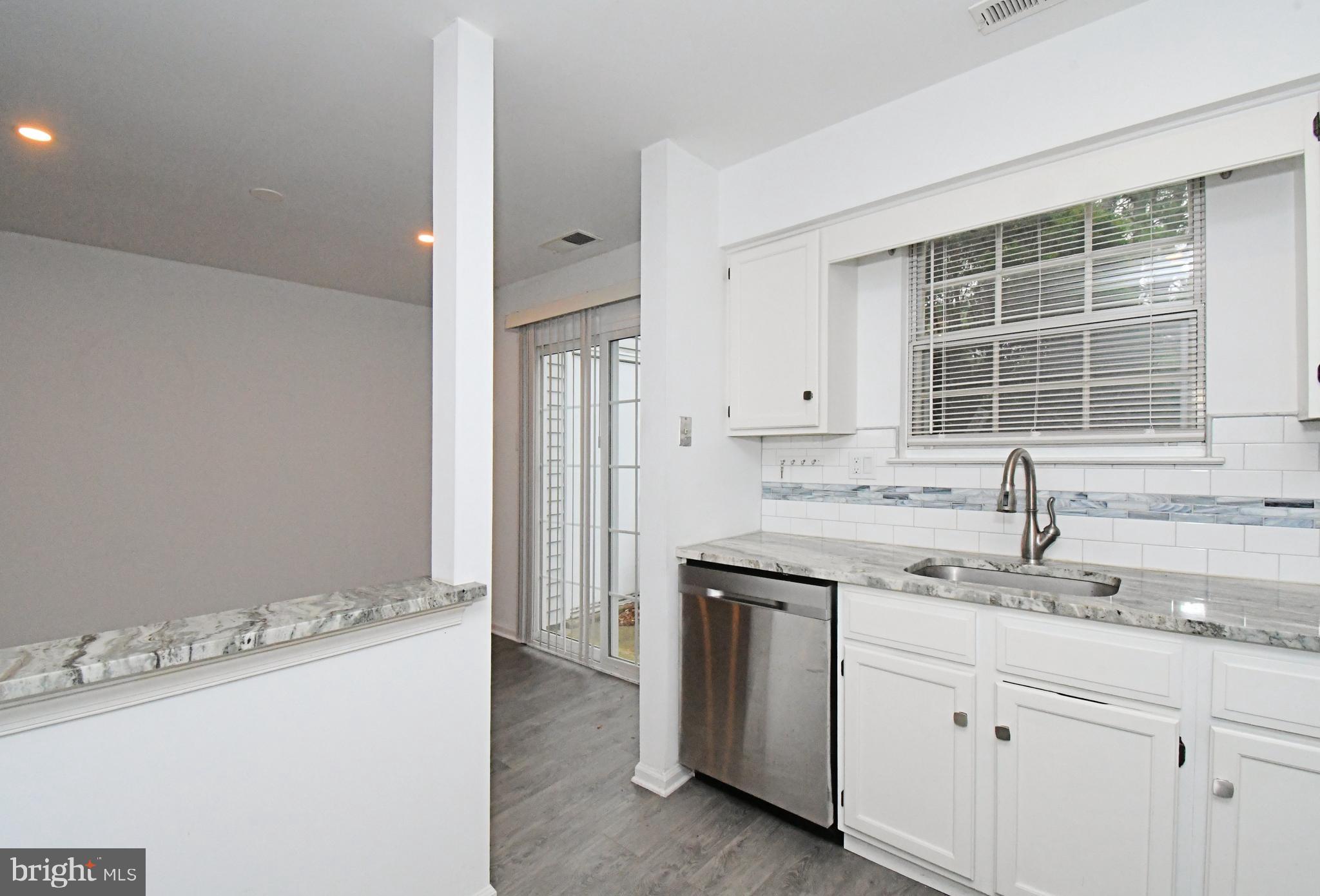 COUNTRY BEND - Residential