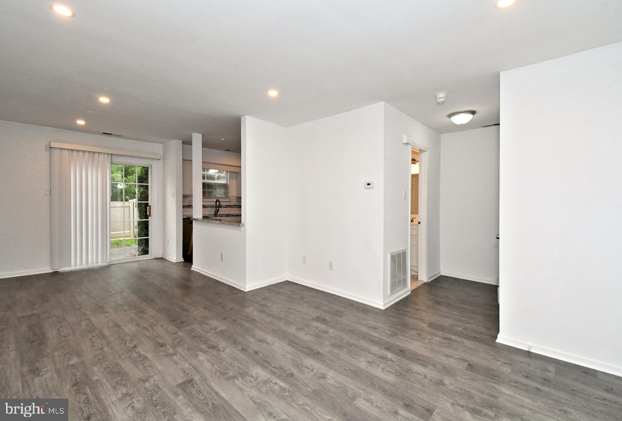 COUNTRY BEND - Residential