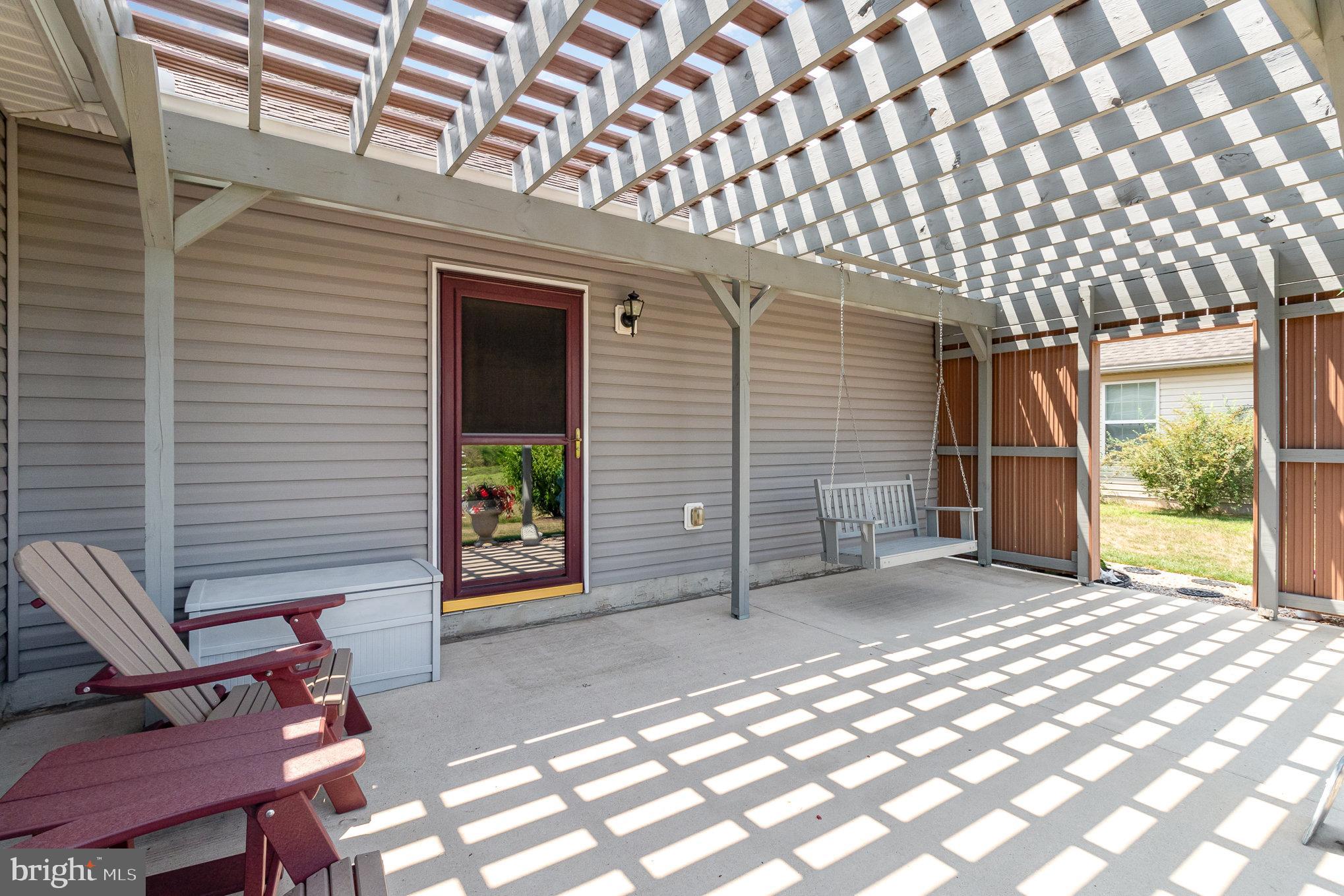 COUNTRY MANOR - Residential