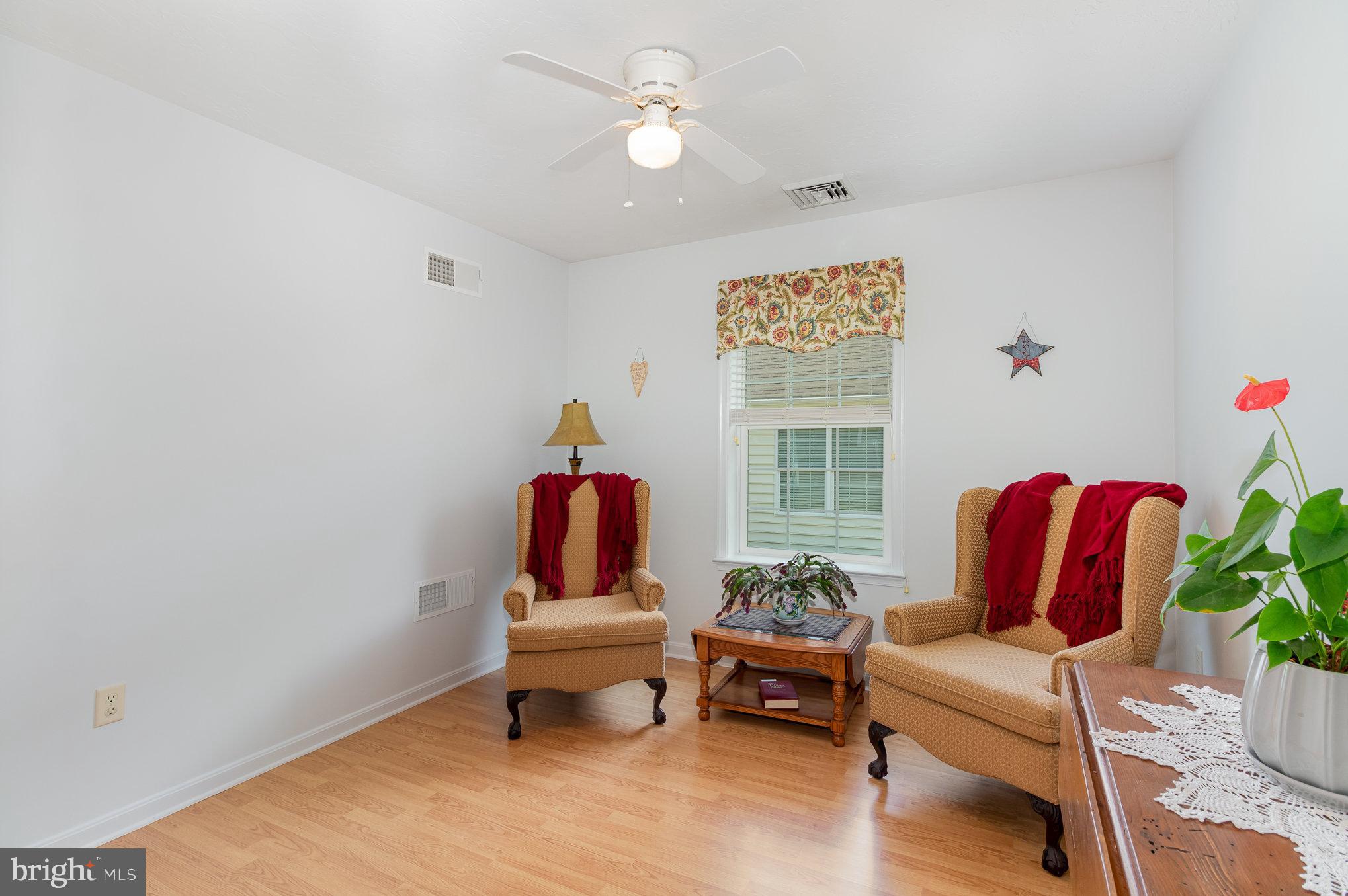 COUNTRY MANOR - Residential