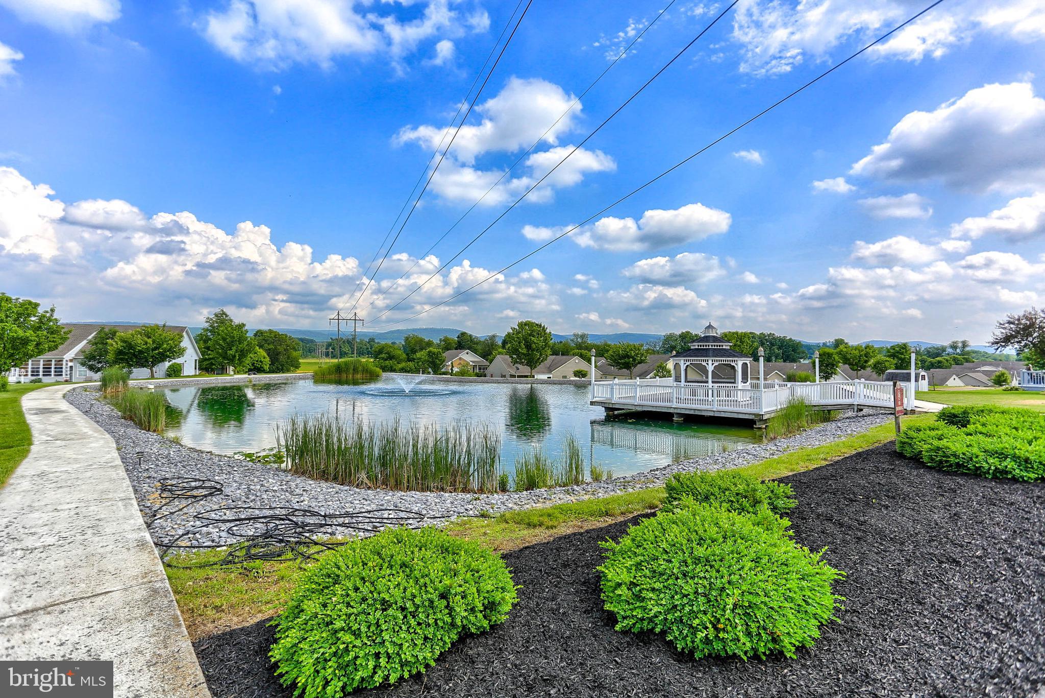 COUNTRY MANOR - Residential