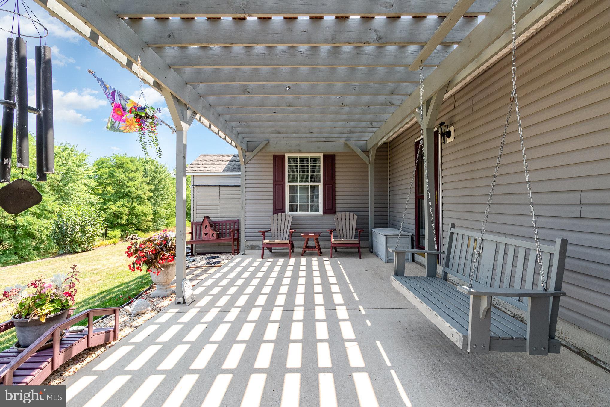 COUNTRY MANOR - Residential