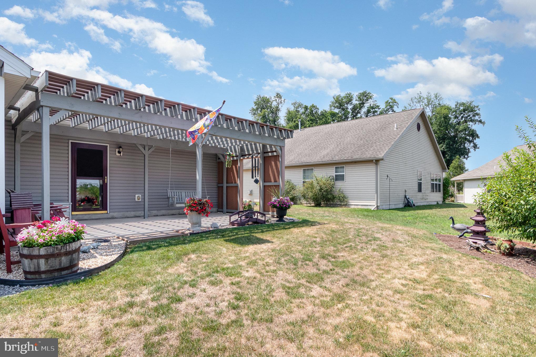 COUNTRY MANOR - Residential