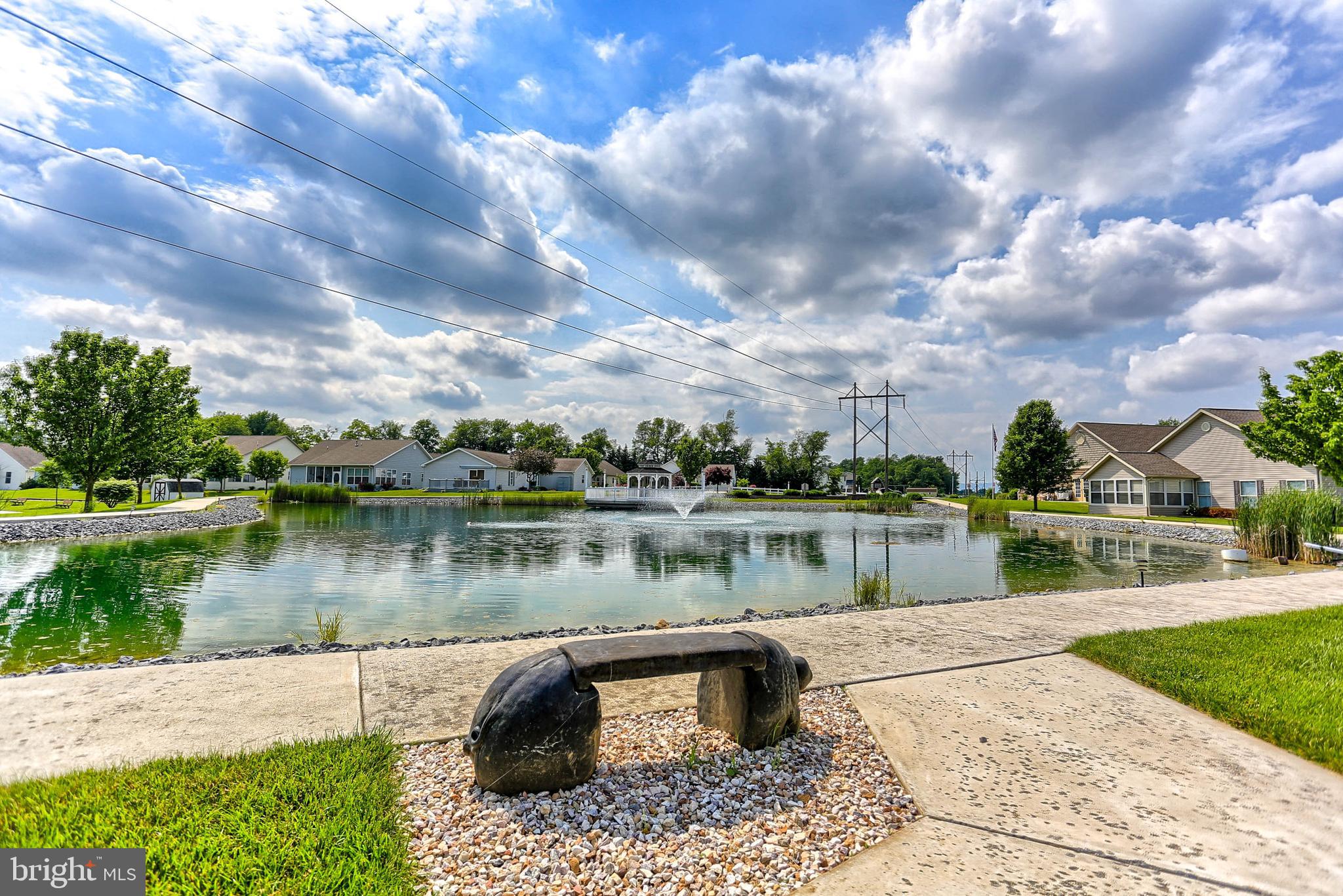 COUNTRY MANOR - Residential