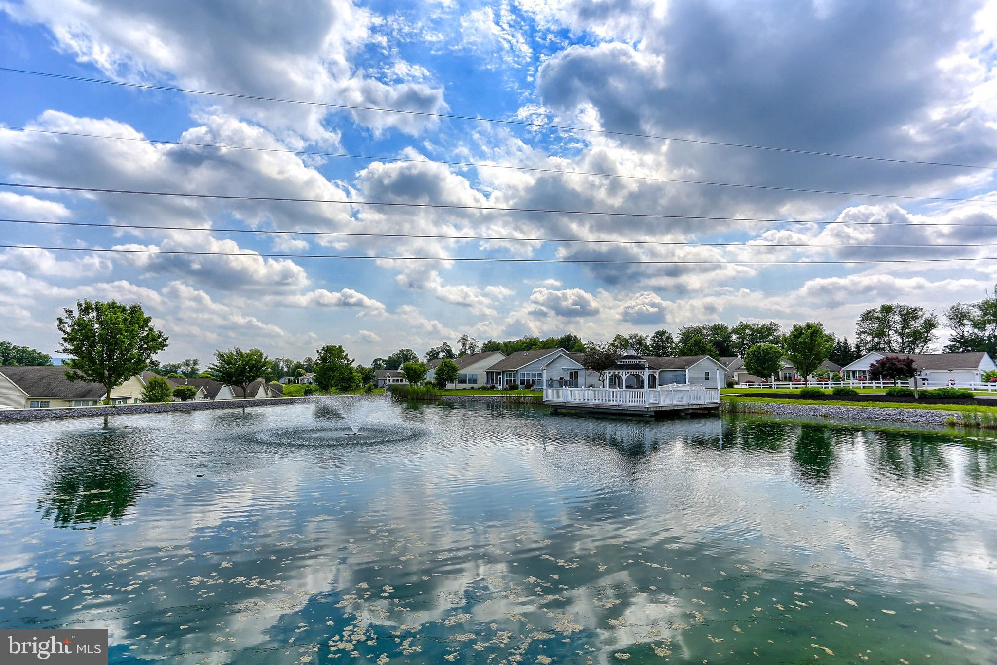 COUNTRY MANOR - Residential