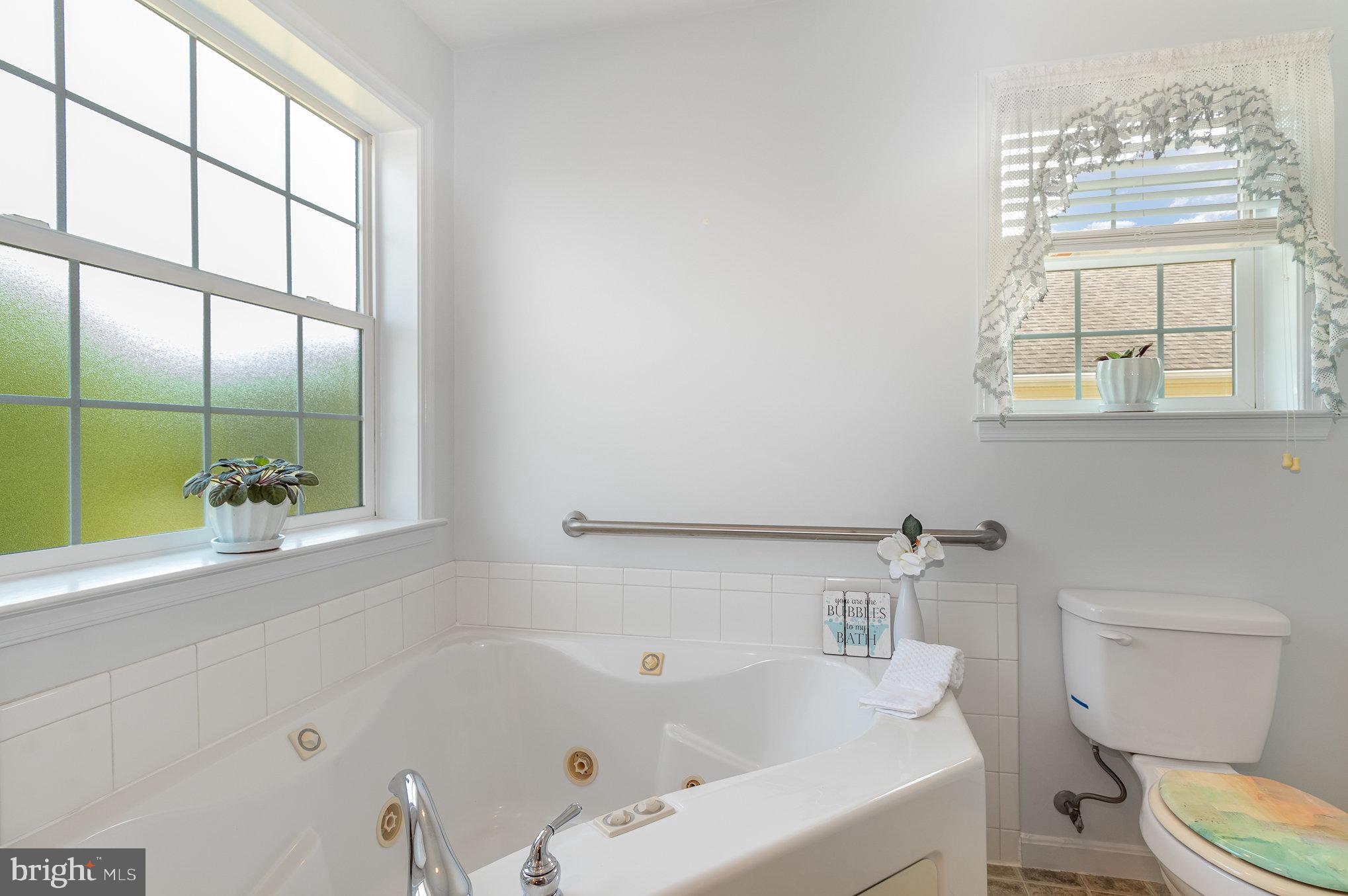 COUNTRY MANOR - Residential