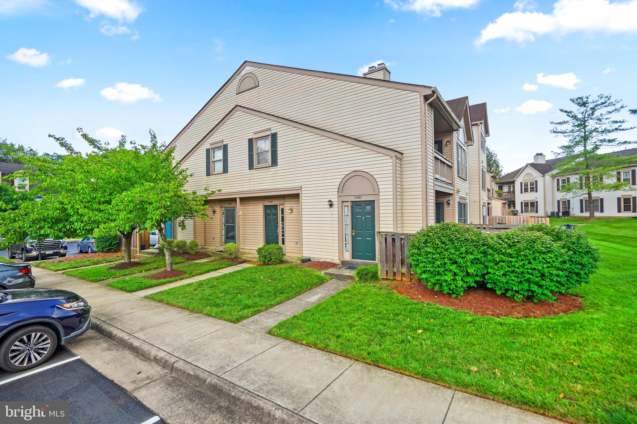 STONINGTON CONDOMINIUMS - Residential