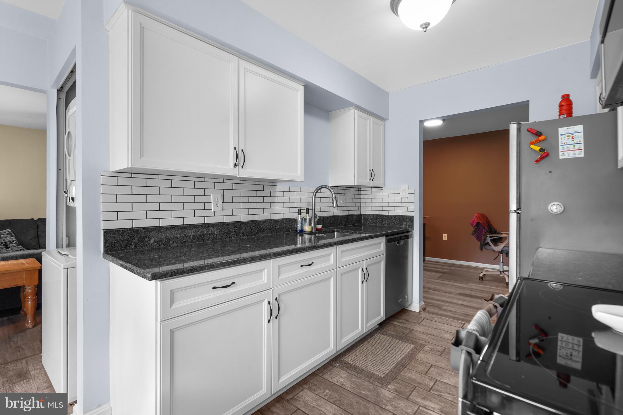 STONINGTON CONDOMINIUMS - Residential