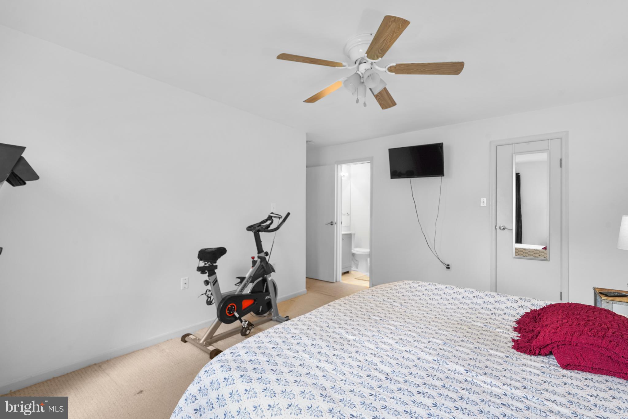 STONINGTON CONDOMINIUMS - Residential