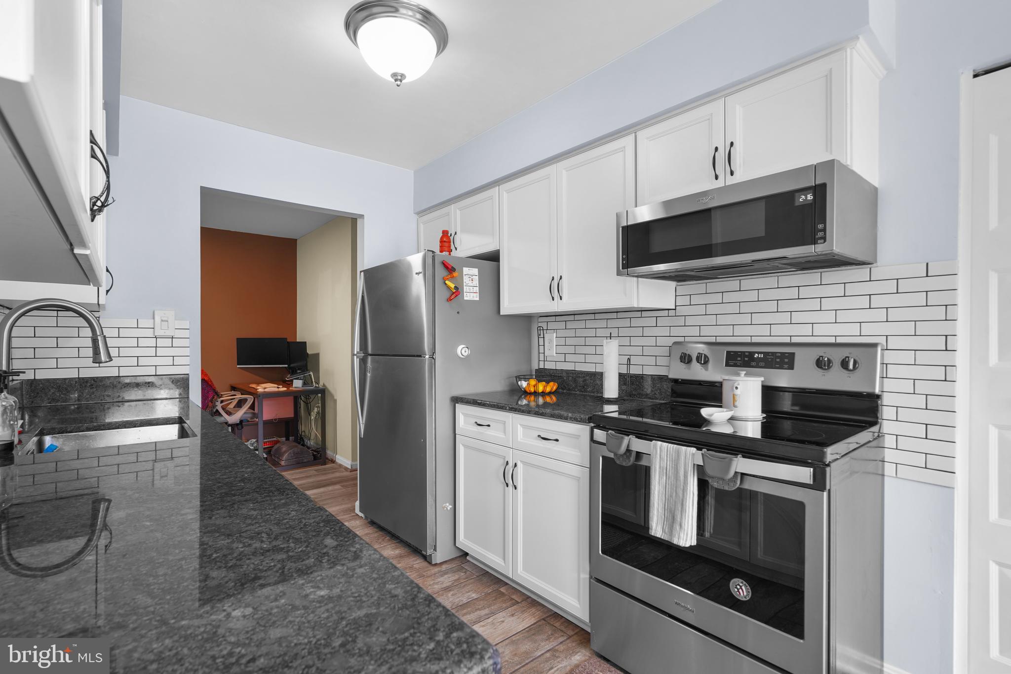 STONINGTON CONDOMINIUMS - Residential