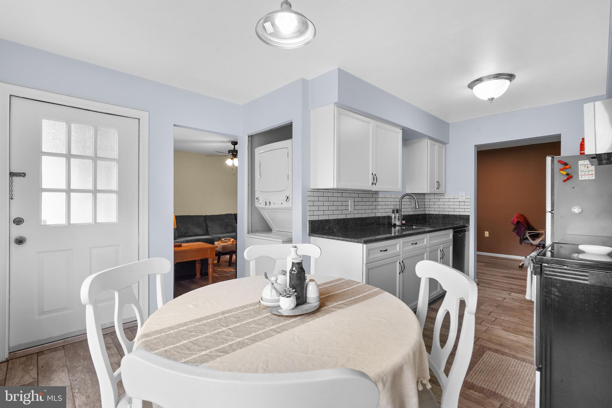 STONINGTON CONDOMINIUMS - Residential