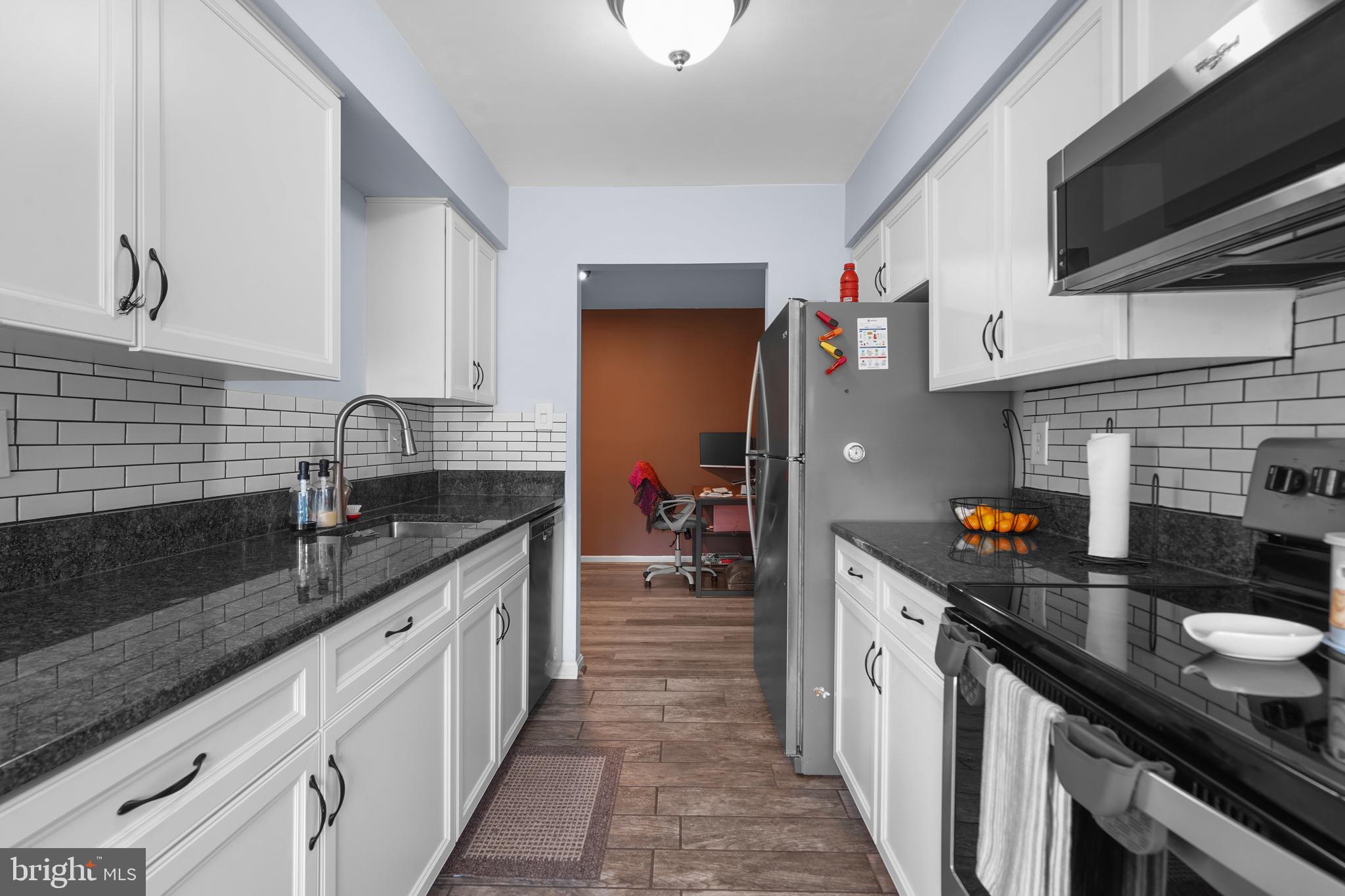 STONINGTON CONDOMINIUMS - Residential