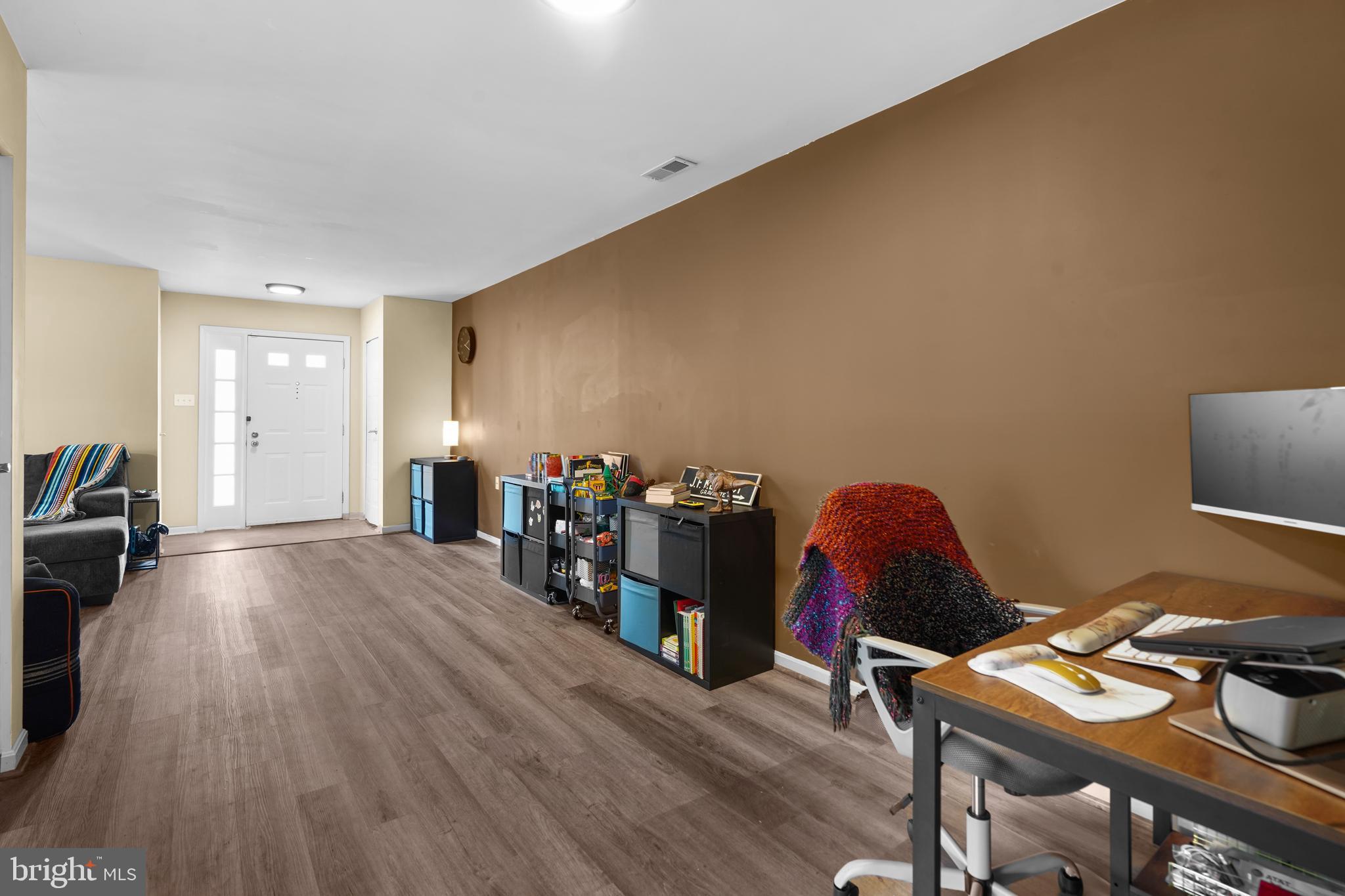 STONINGTON CONDOMINIUMS - Residential