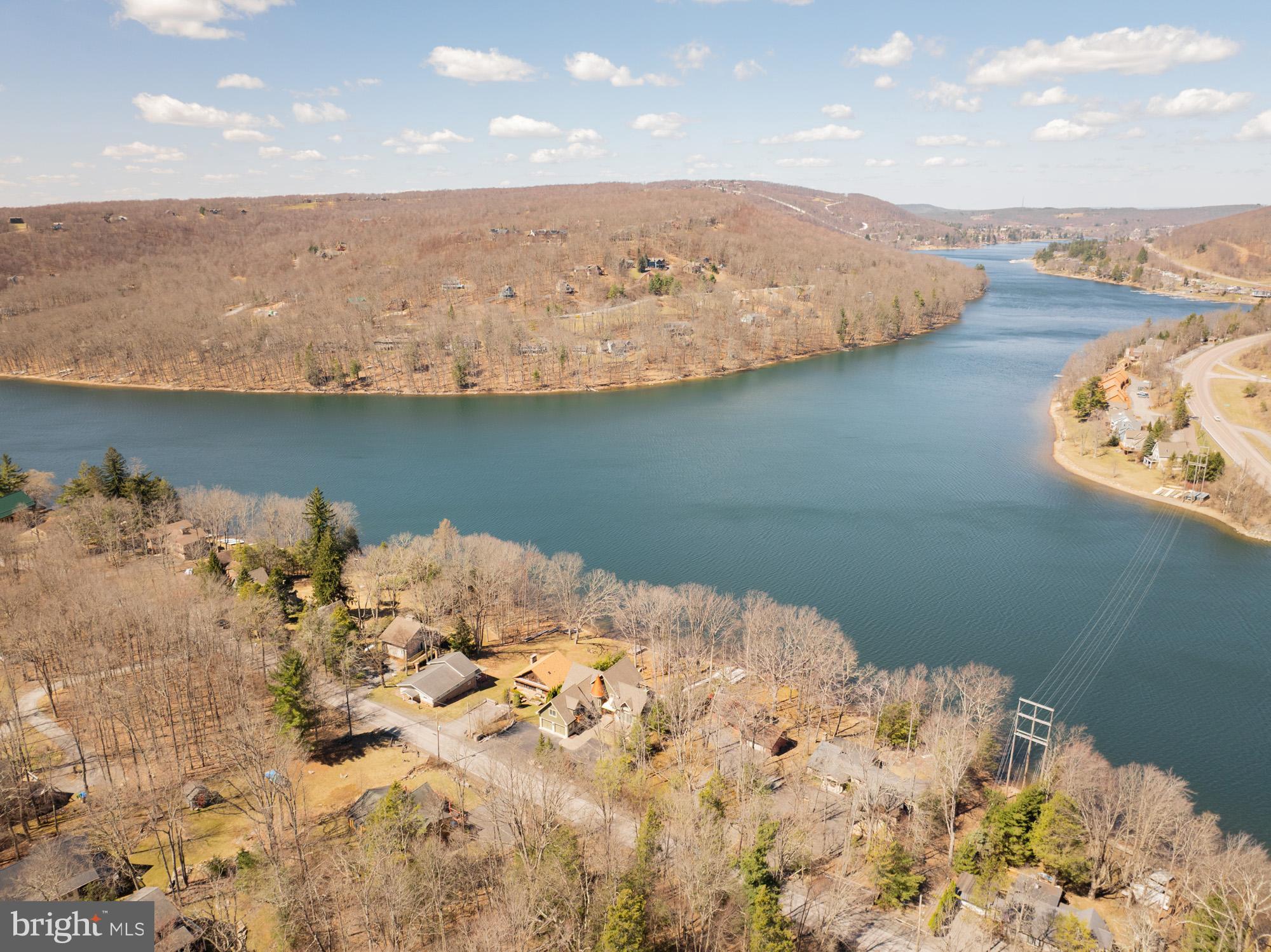 LAKESHORE DRIVE - Residential
