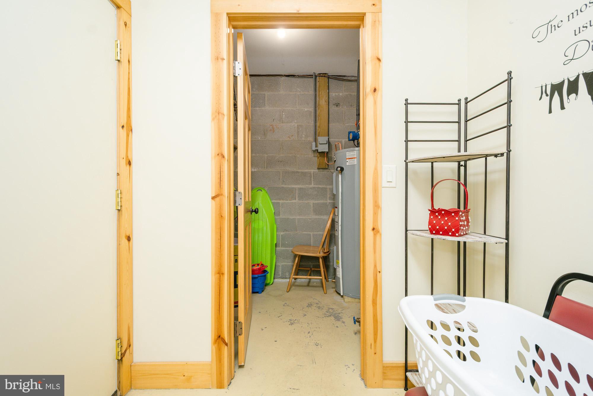 LAKESHORE DRIVE - Residential