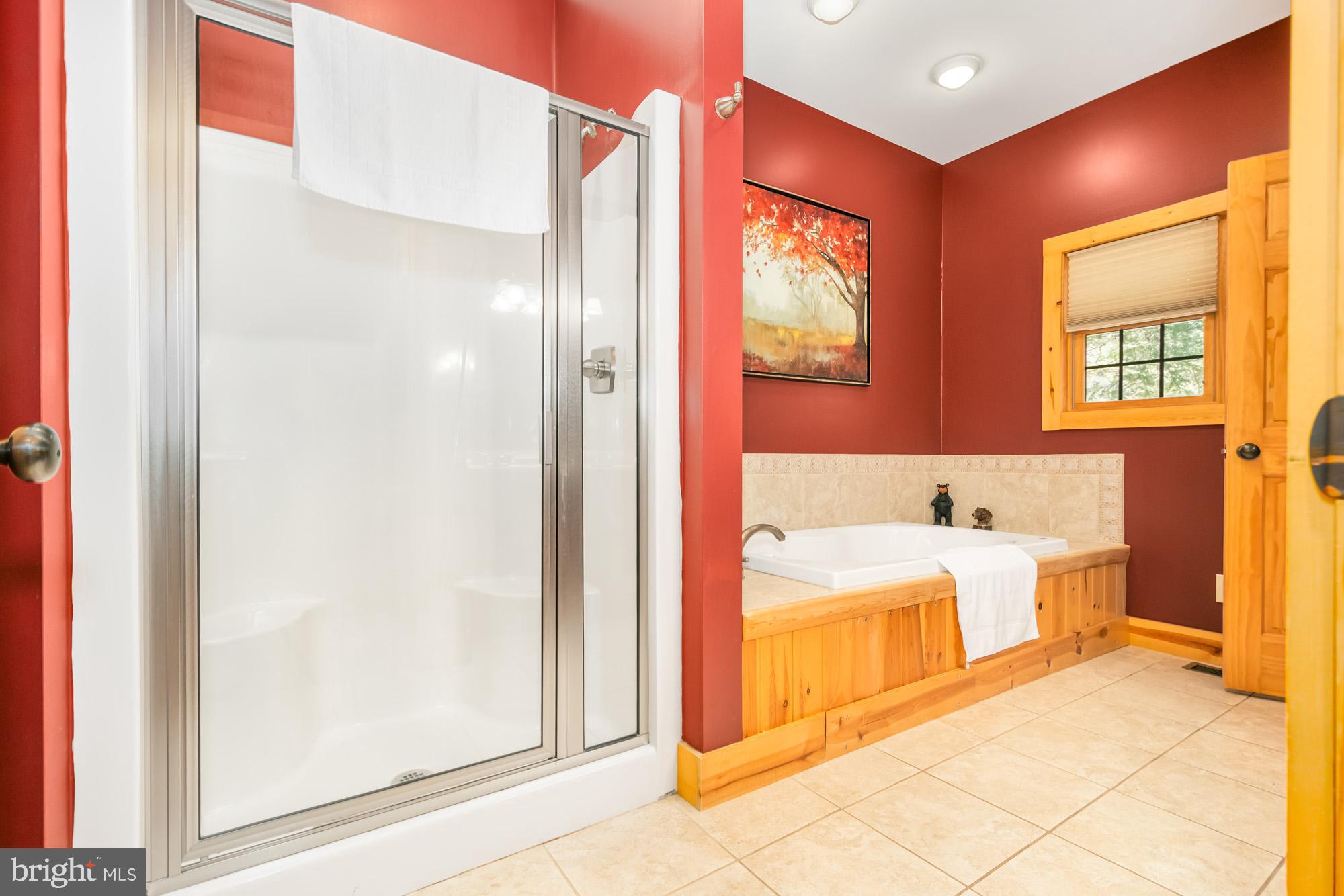 LAKESHORE DRIVE - Residential