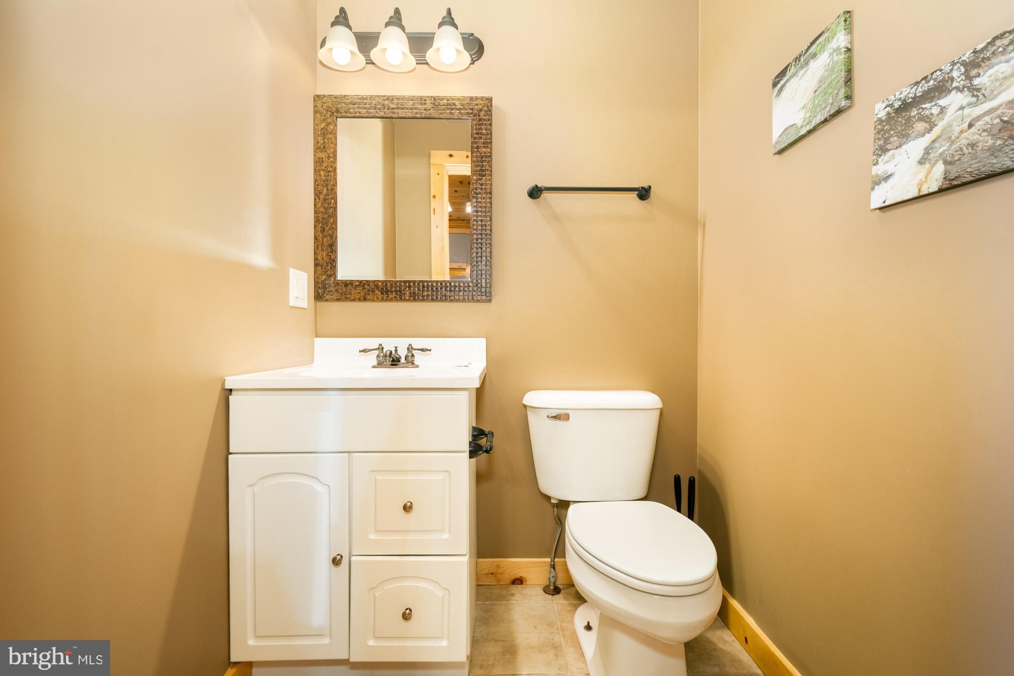 LAKESHORE DRIVE - Residential