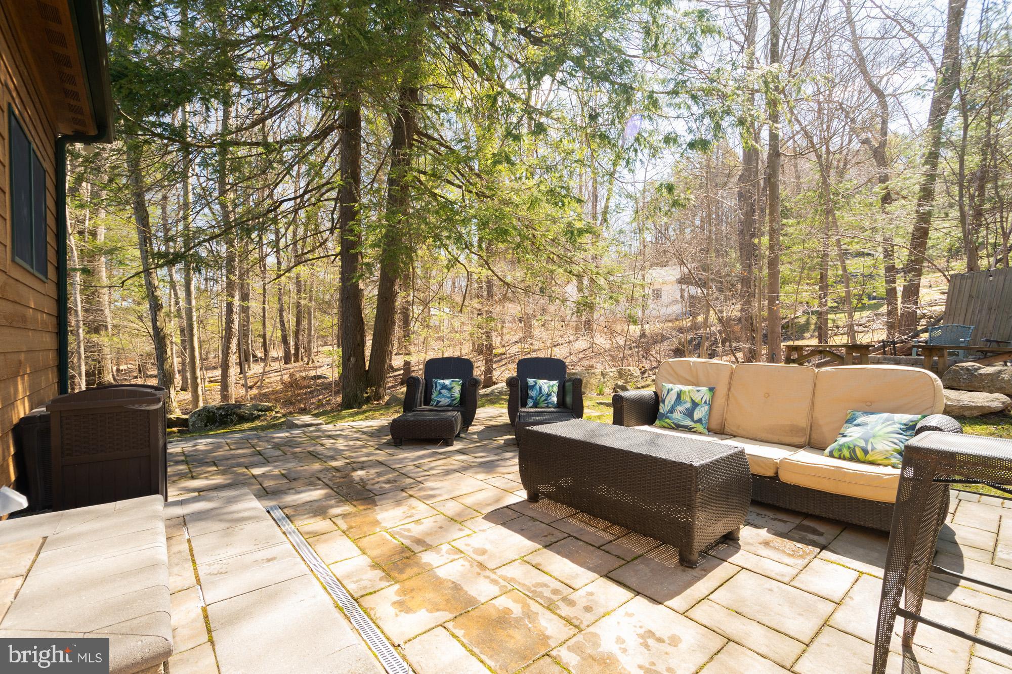 LAKESHORE DRIVE - Residential