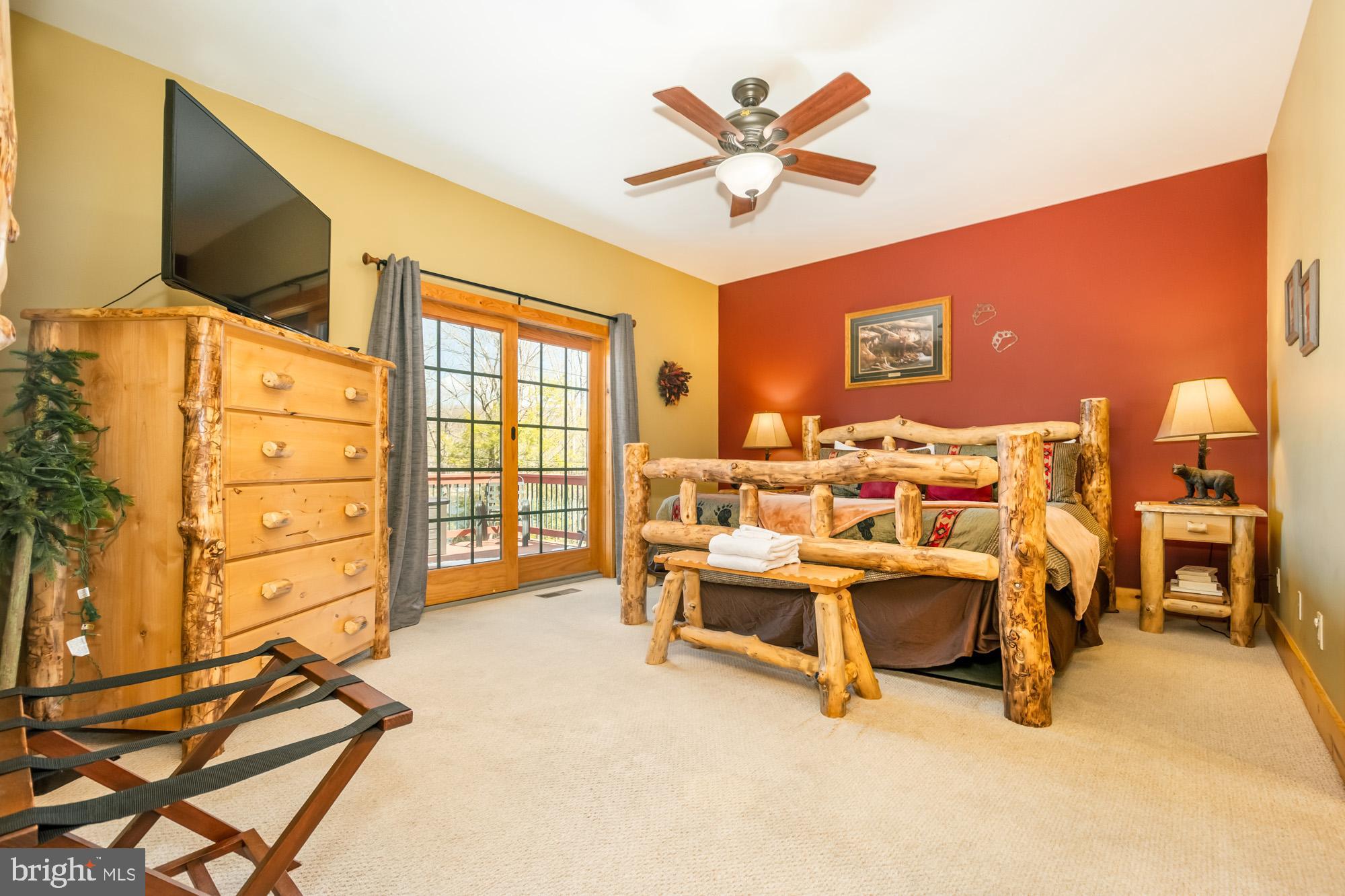 LAKESHORE DRIVE - Residential