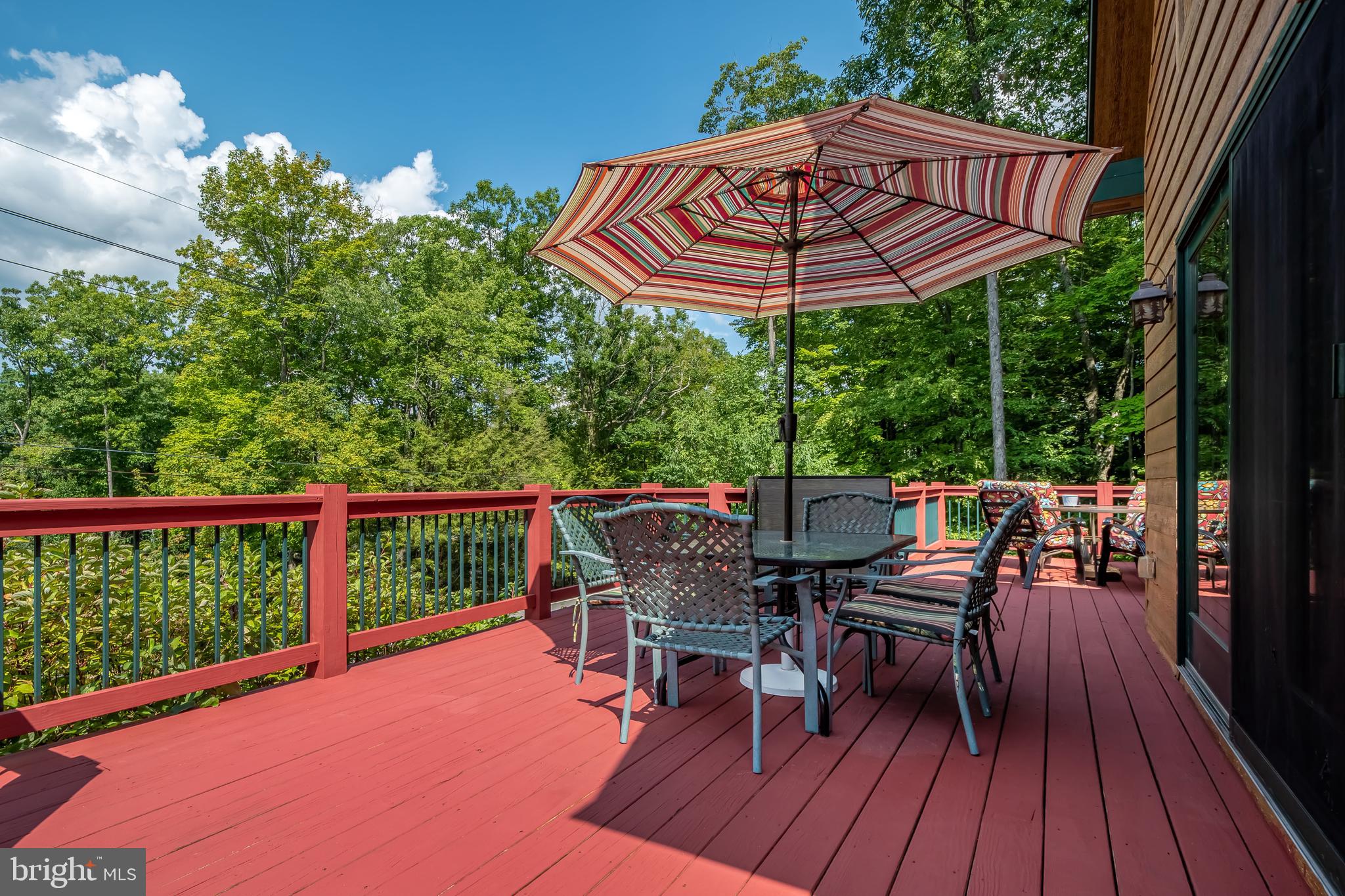 LAKESHORE DRIVE - Residential