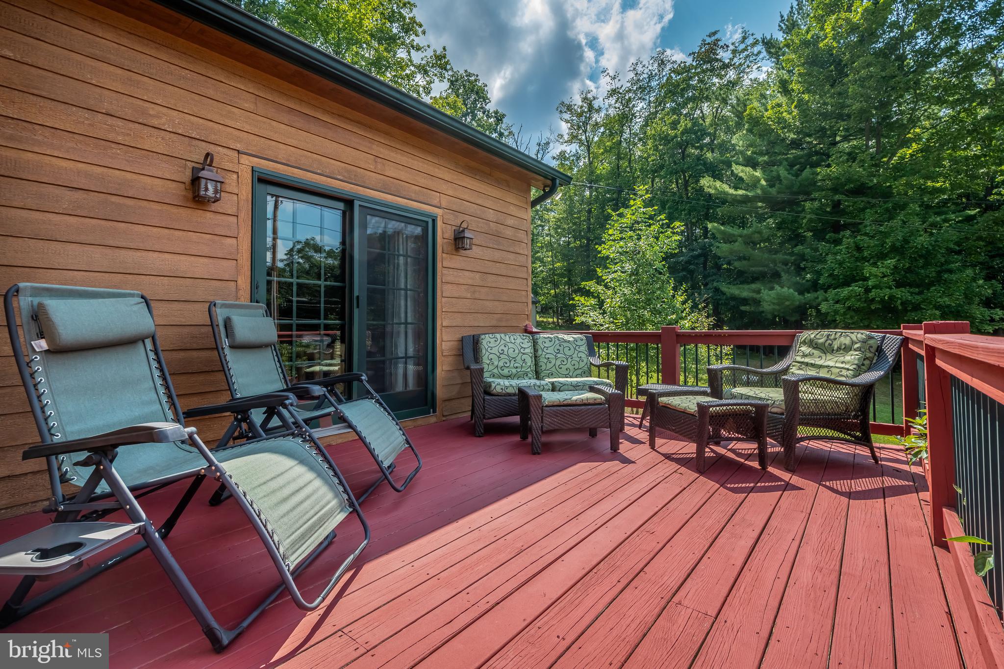 LAKESHORE DRIVE - Residential