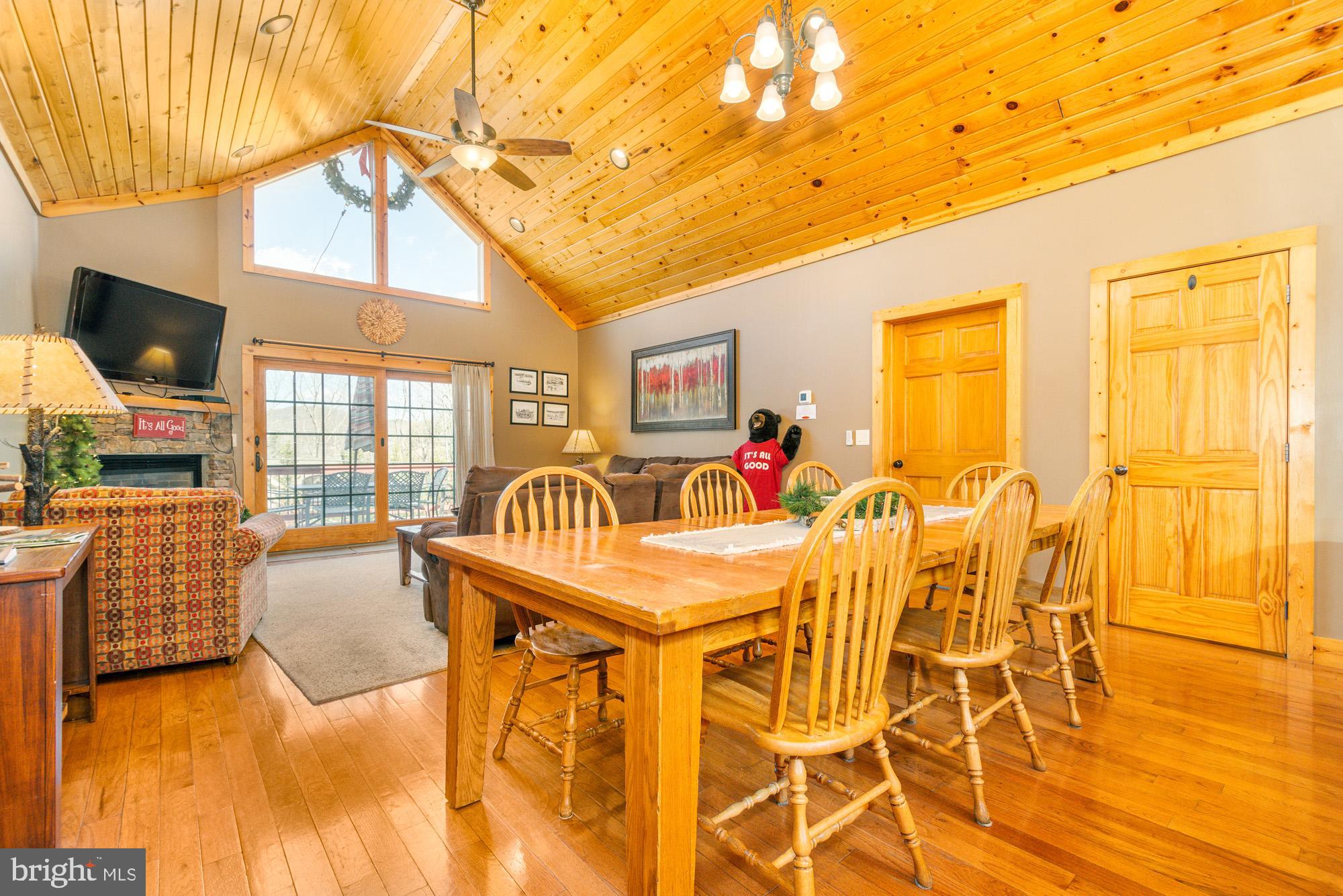 LAKESHORE DRIVE - Residential