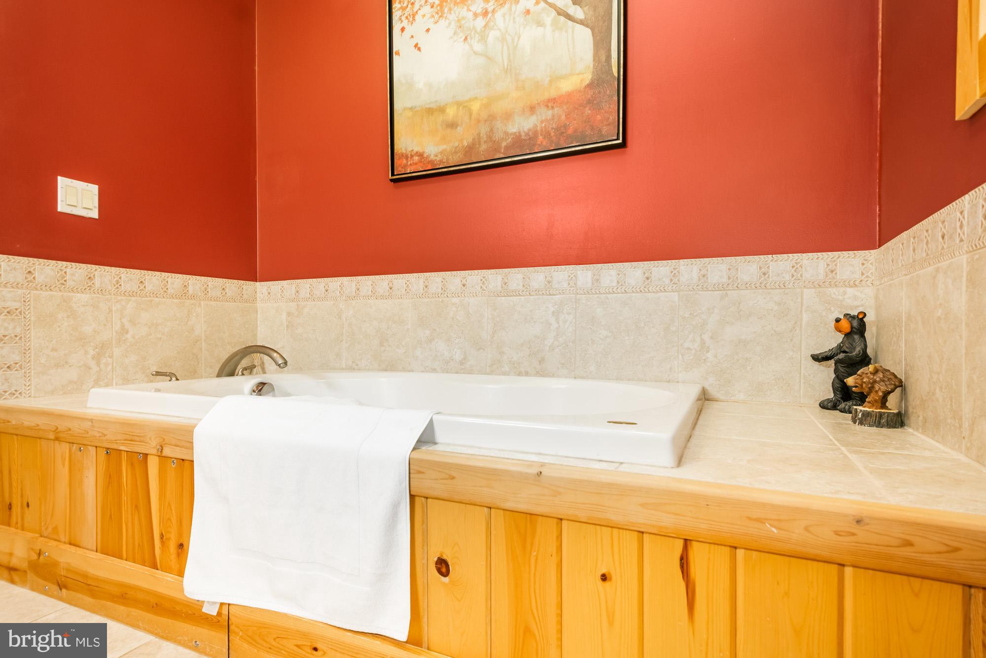 LAKESHORE DRIVE - Residential