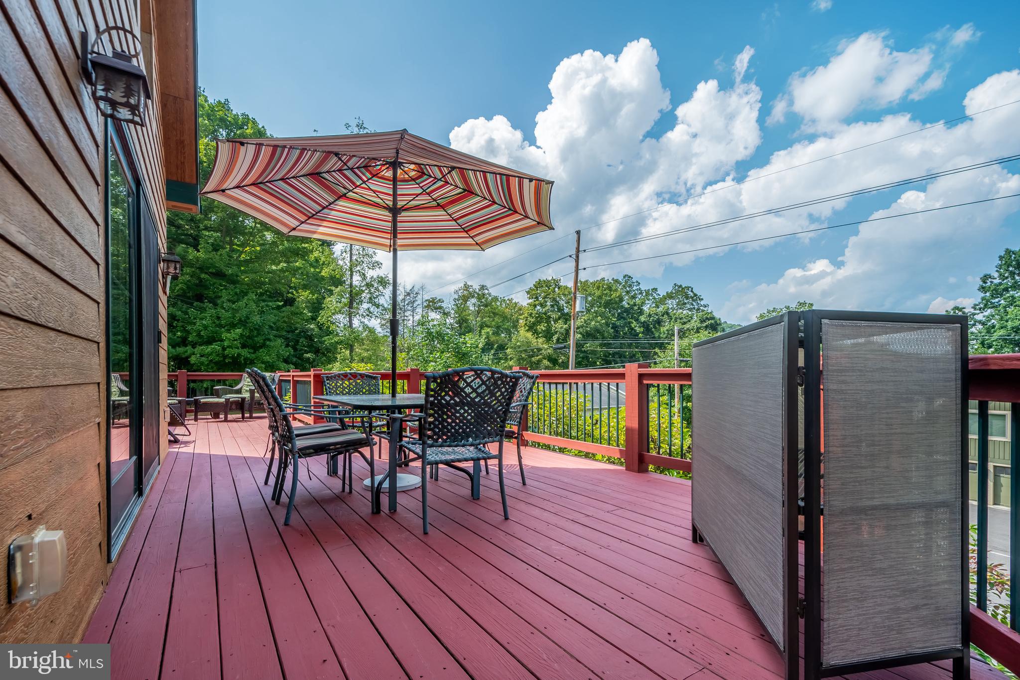 LAKESHORE DRIVE - Residential