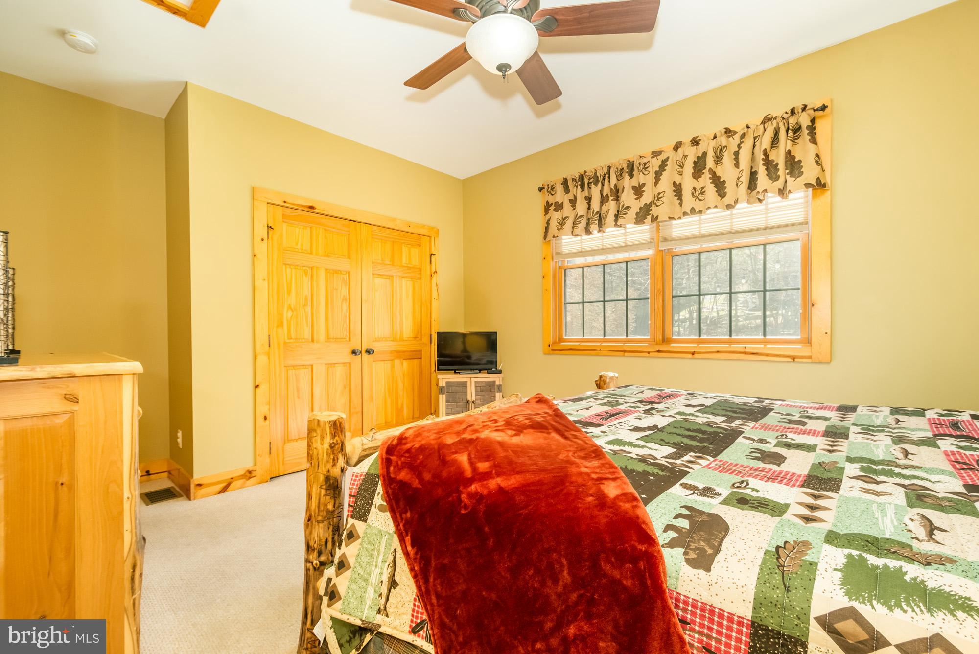 LAKESHORE DRIVE - Residential