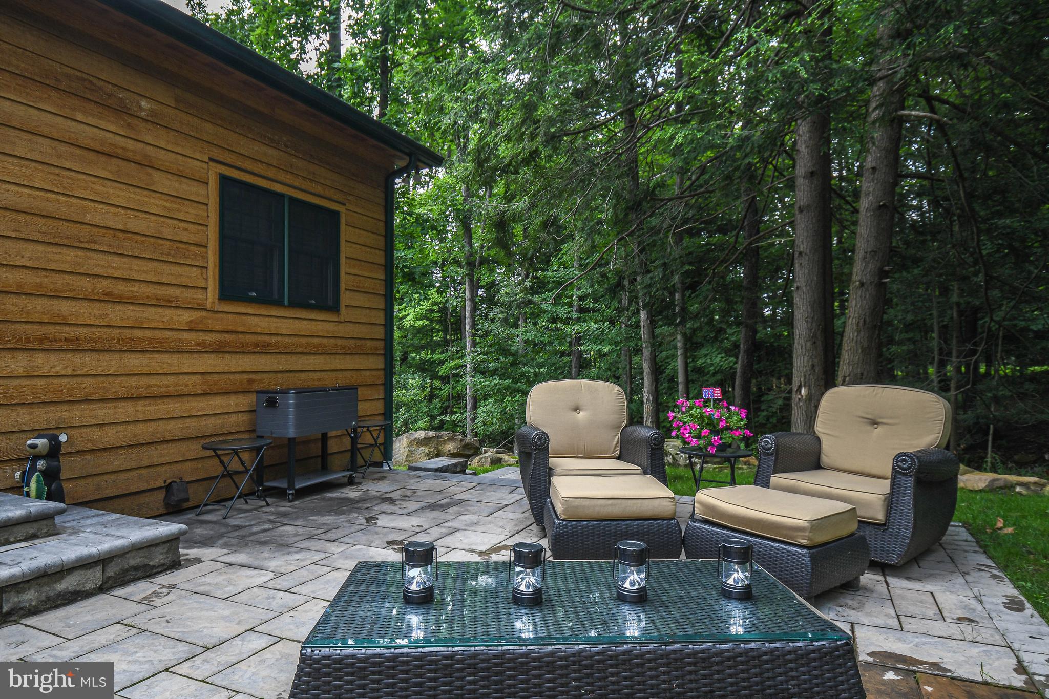 LAKESHORE DRIVE - Residential