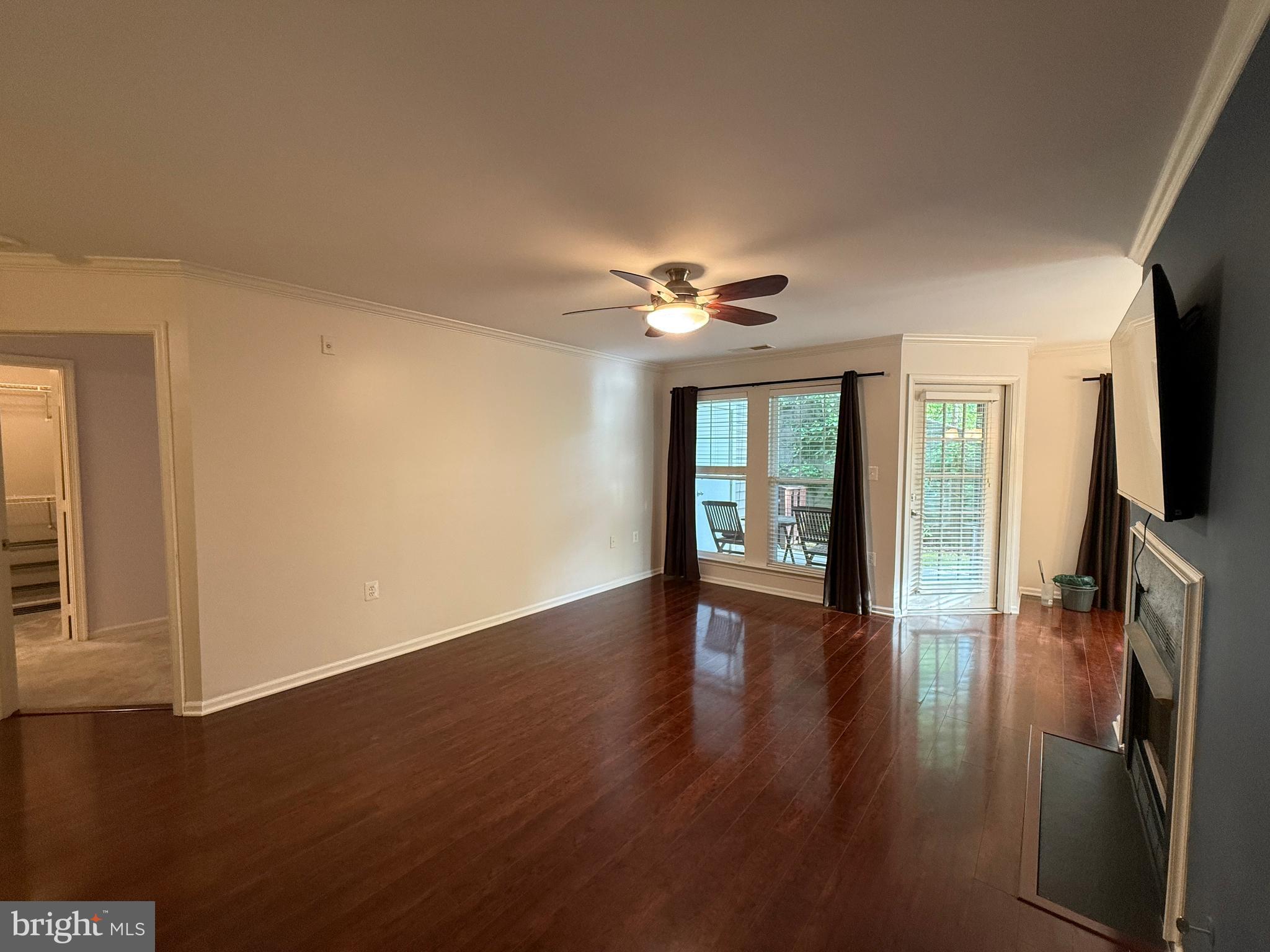 NORTH POINT VILLAS - Residential Lease