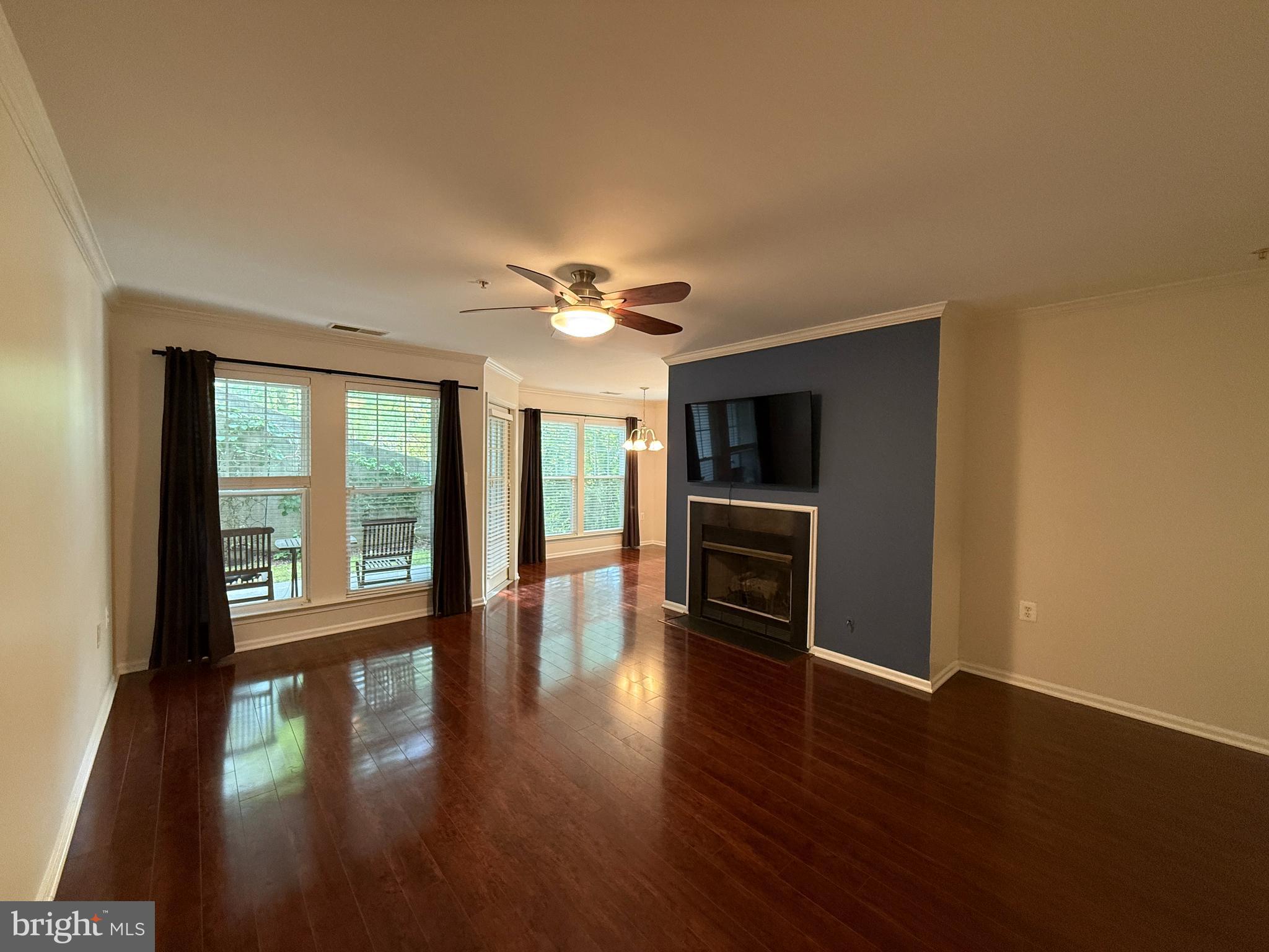 NORTH POINT VILLAS - Residential Lease