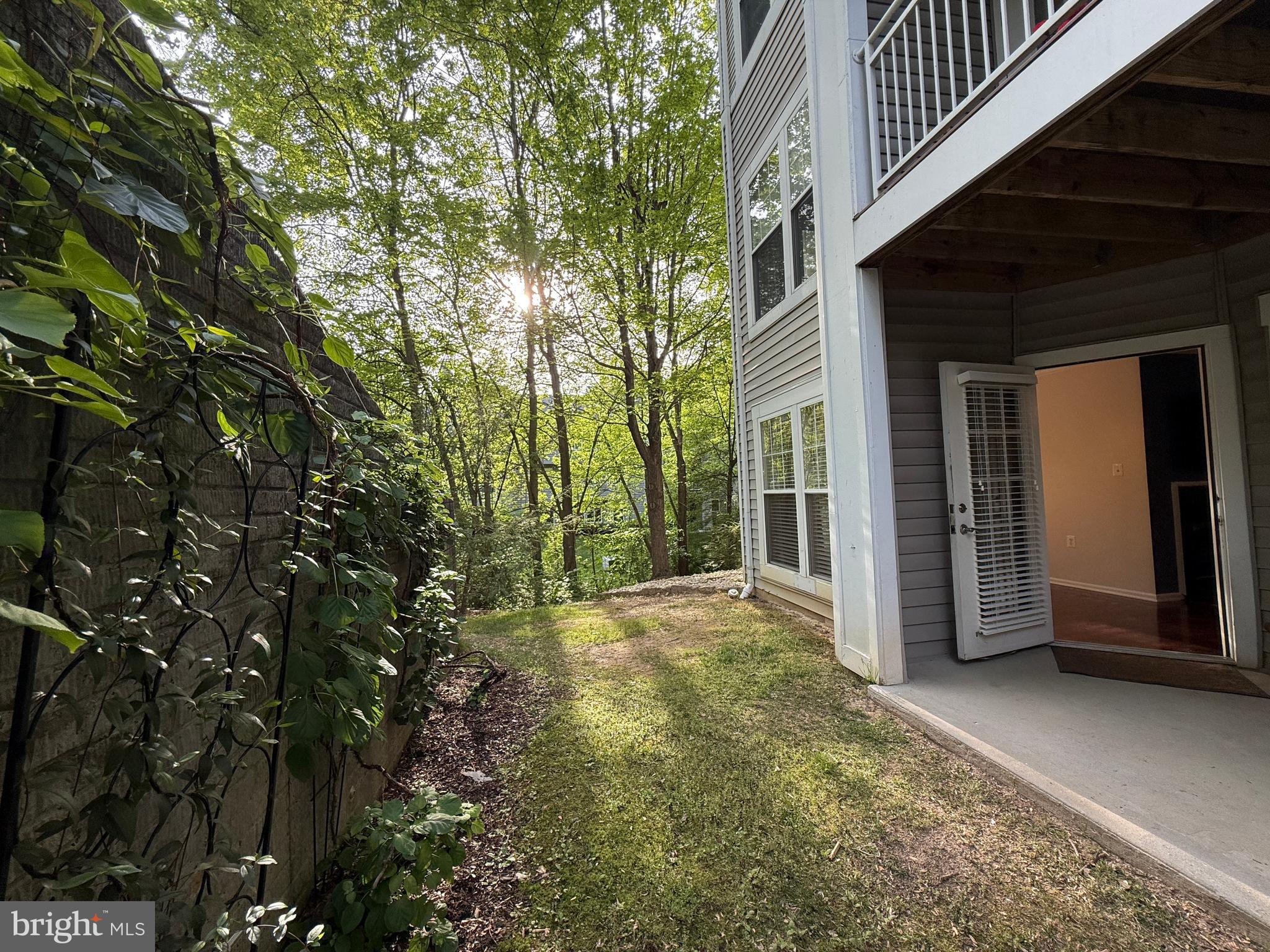 NORTH POINT VILLAS - Residential Lease