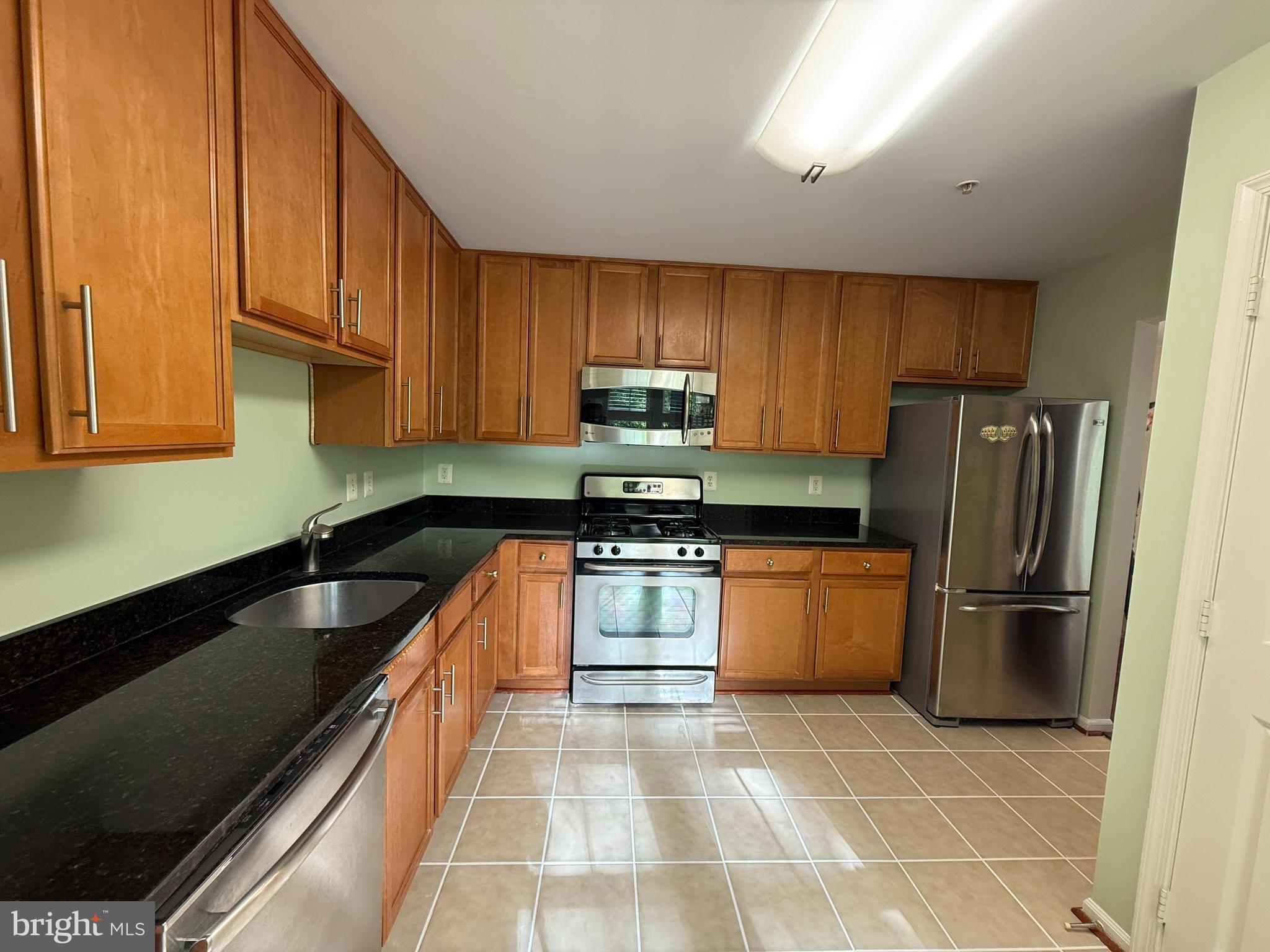 NORTH POINT VILLAS - Residential Lease