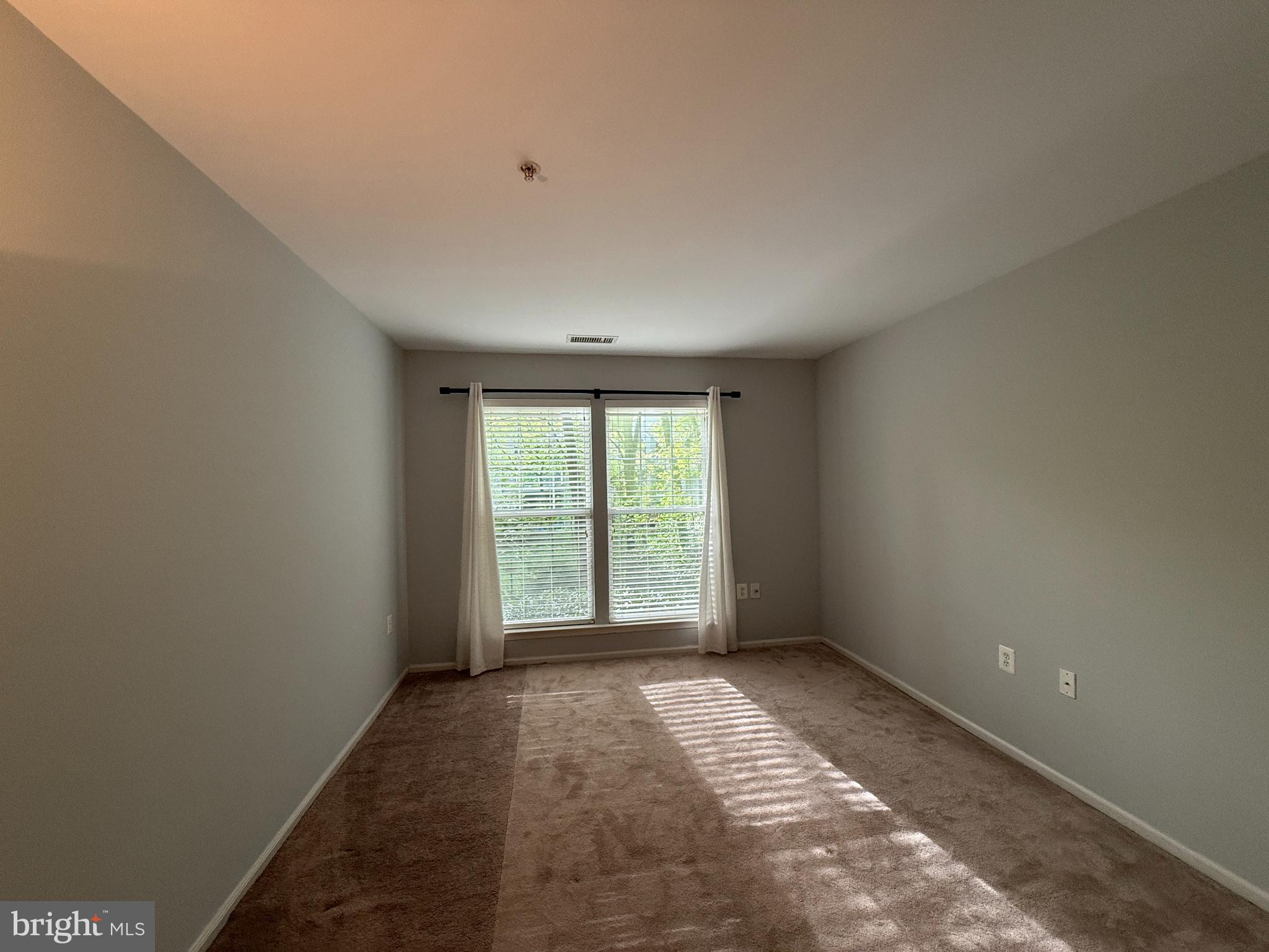 NORTH POINT VILLAS - Residential Lease