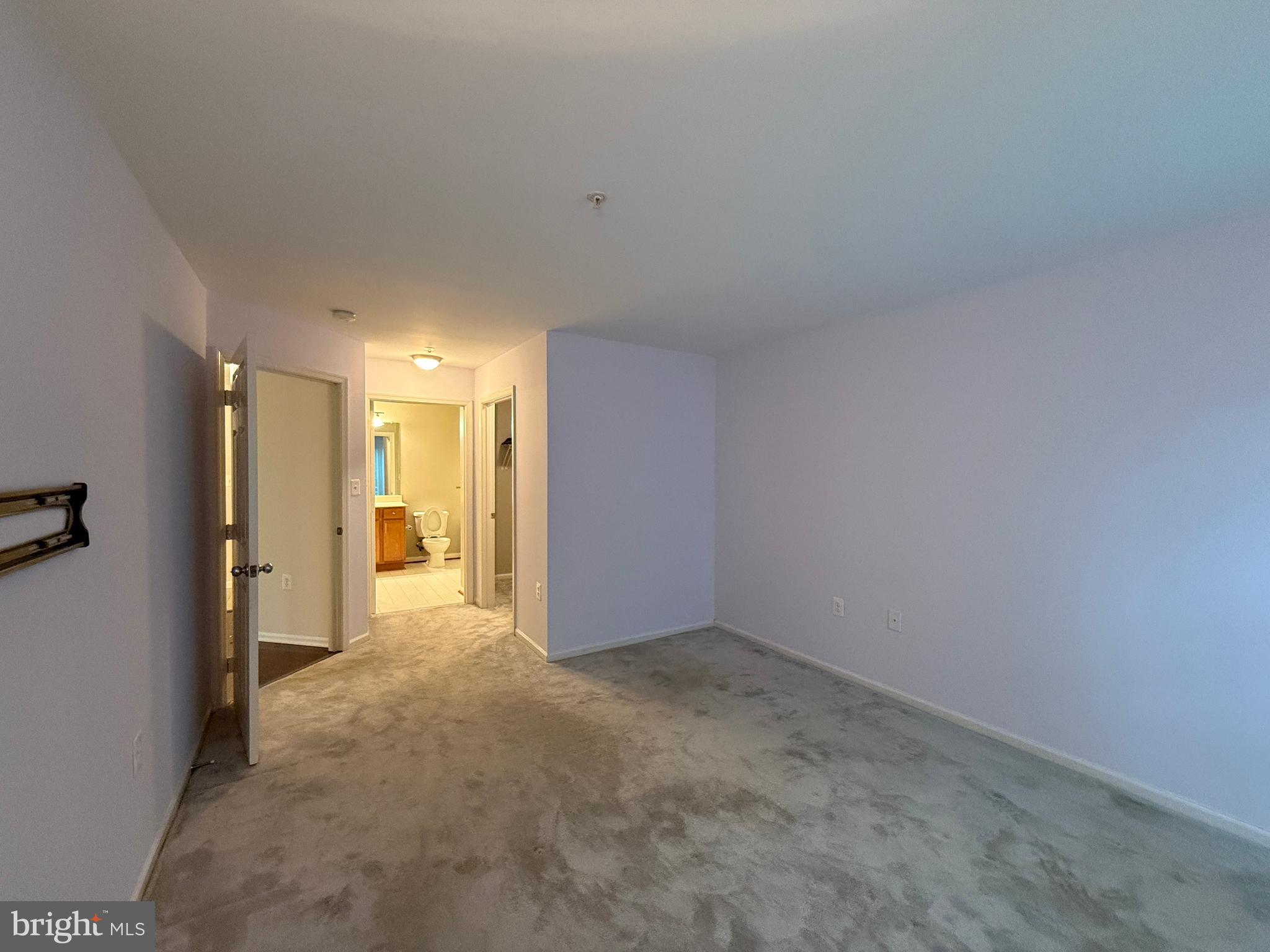 NORTH POINT VILLAS - Residential Lease