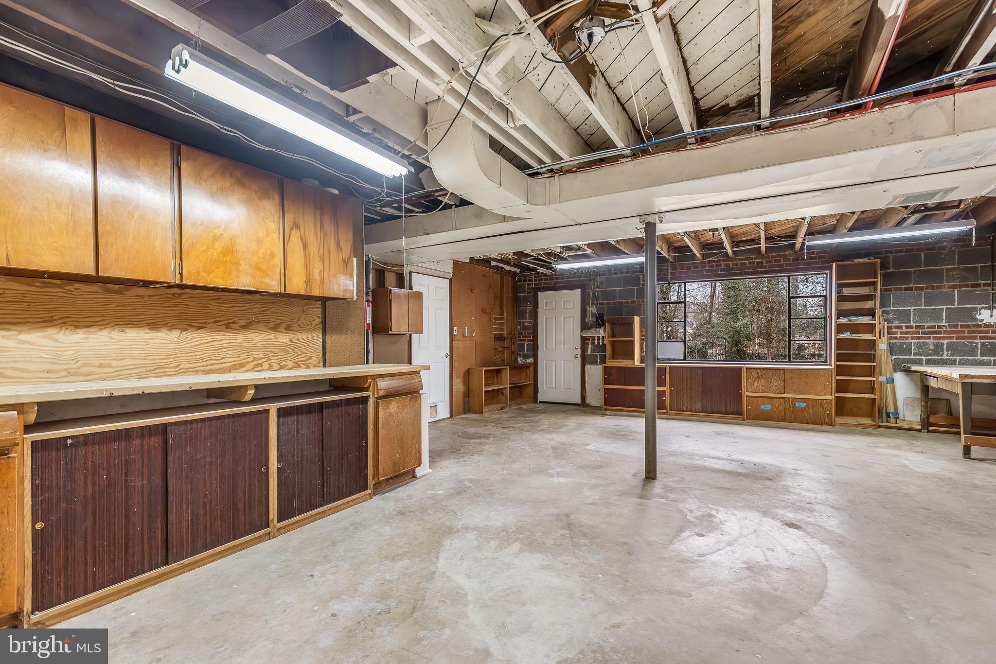 SLEEPY HOLLOW MANOR - Residential