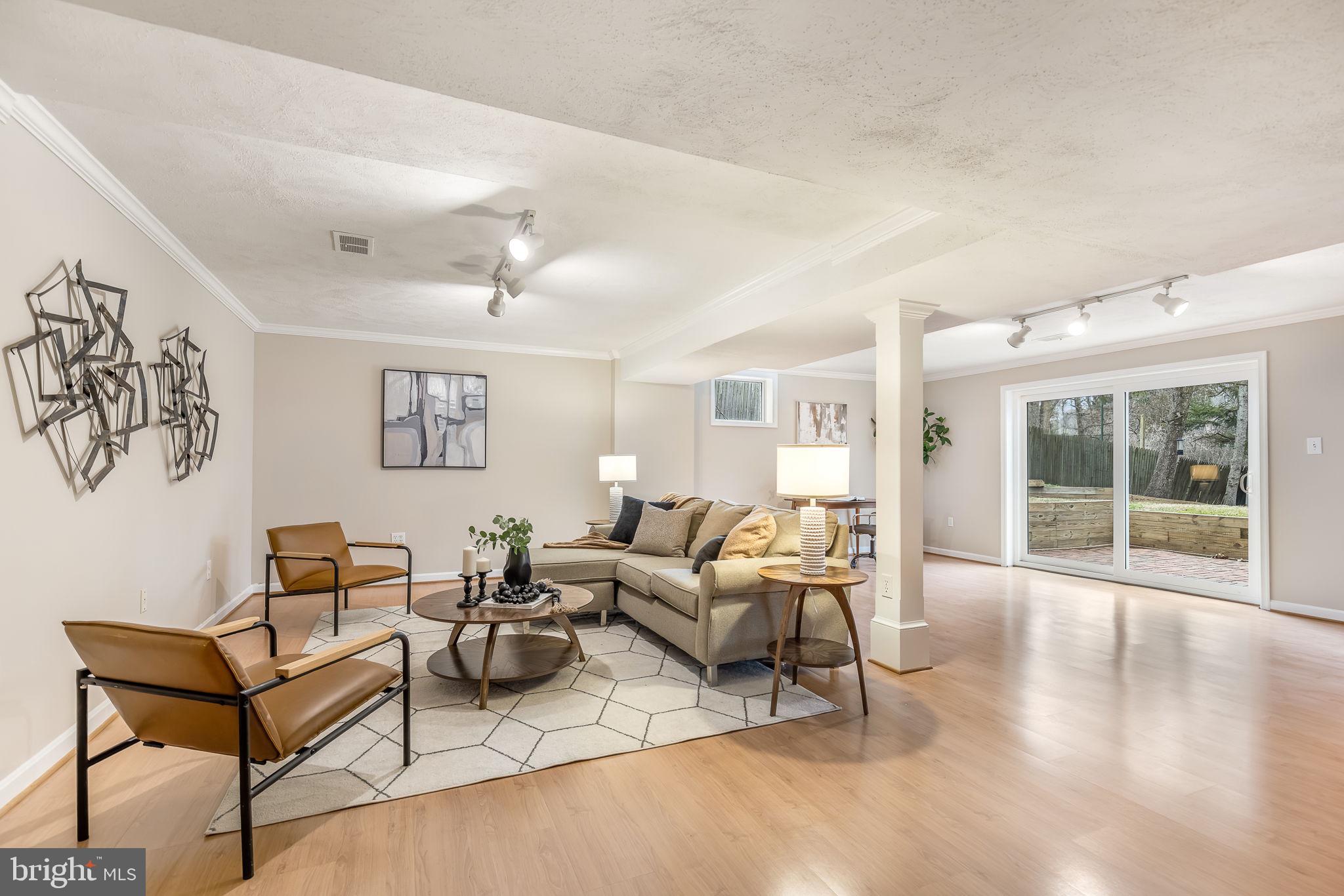 SLEEPY HOLLOW MANOR - Residential