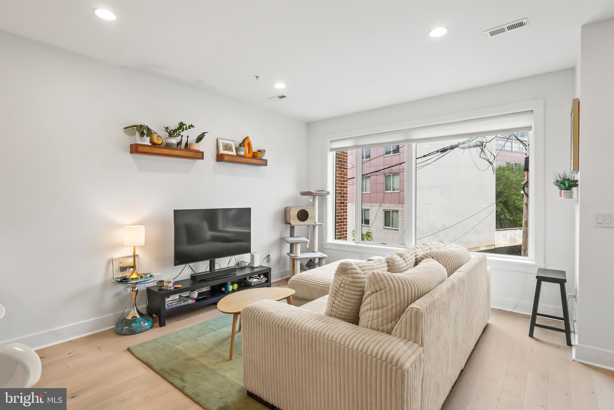 662 GLICK COURT NW 4