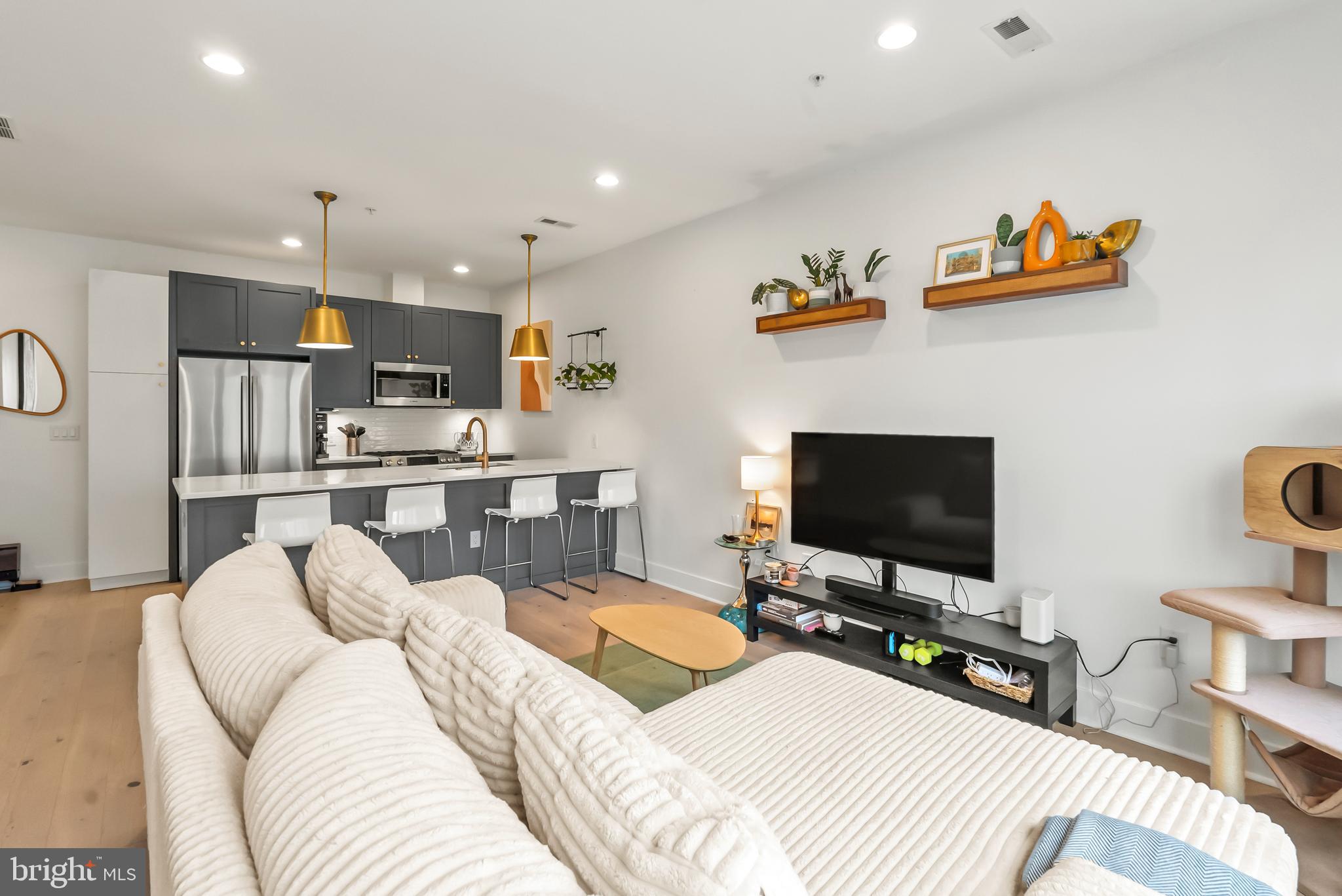 662 GLICK COURT NW 4