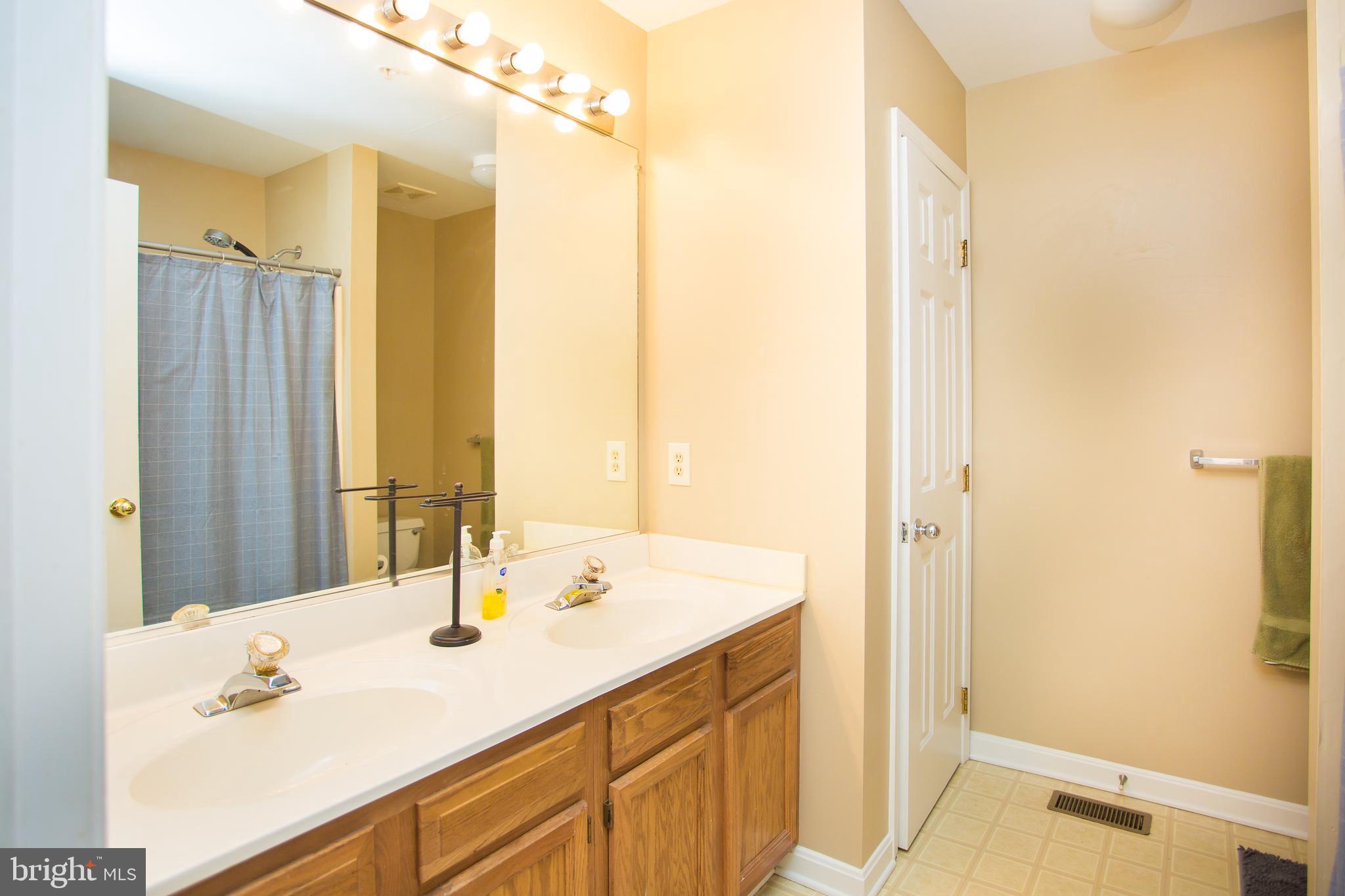 DIAMOND HILLS - Residential