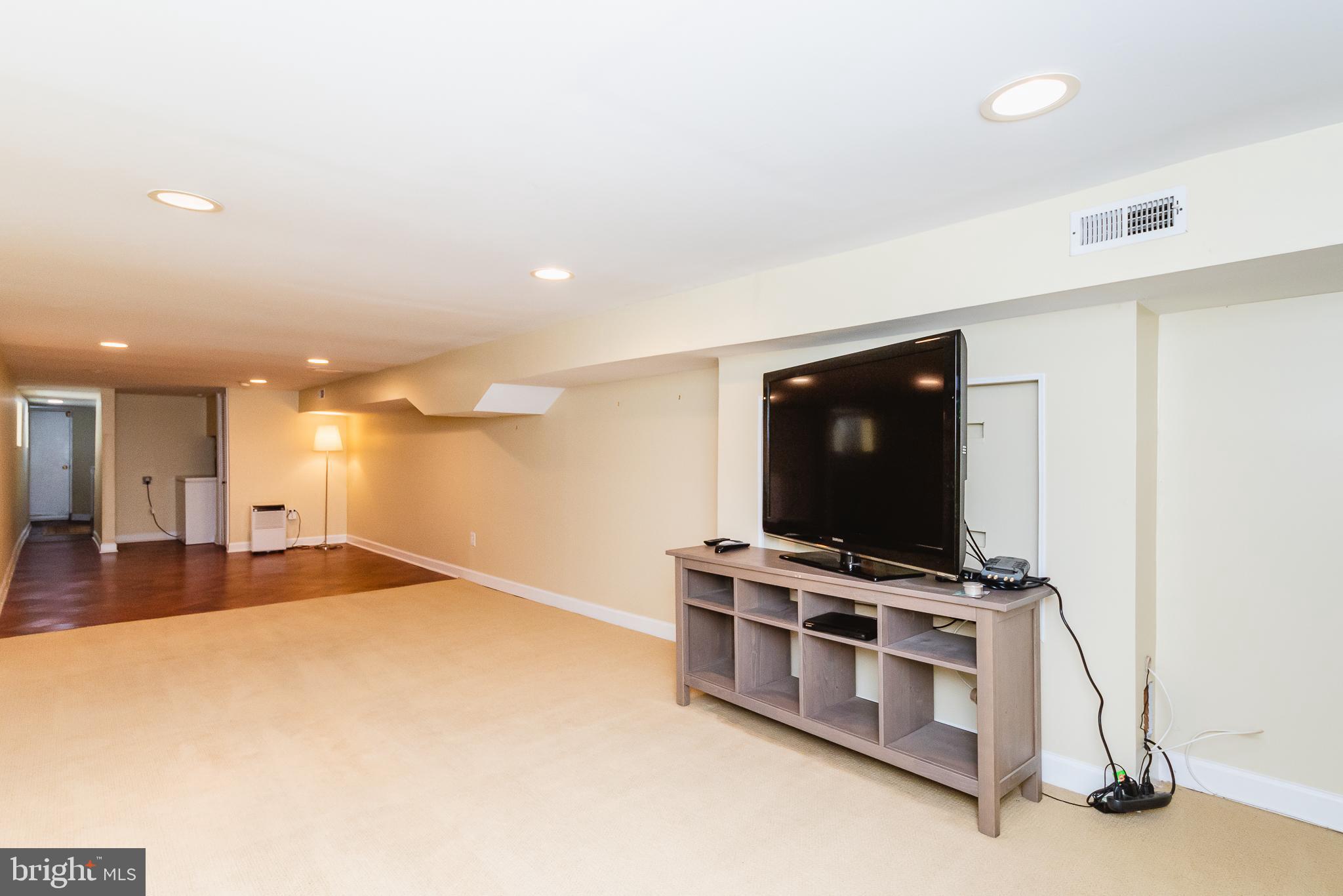 CHARLES VILLAGE - Residential