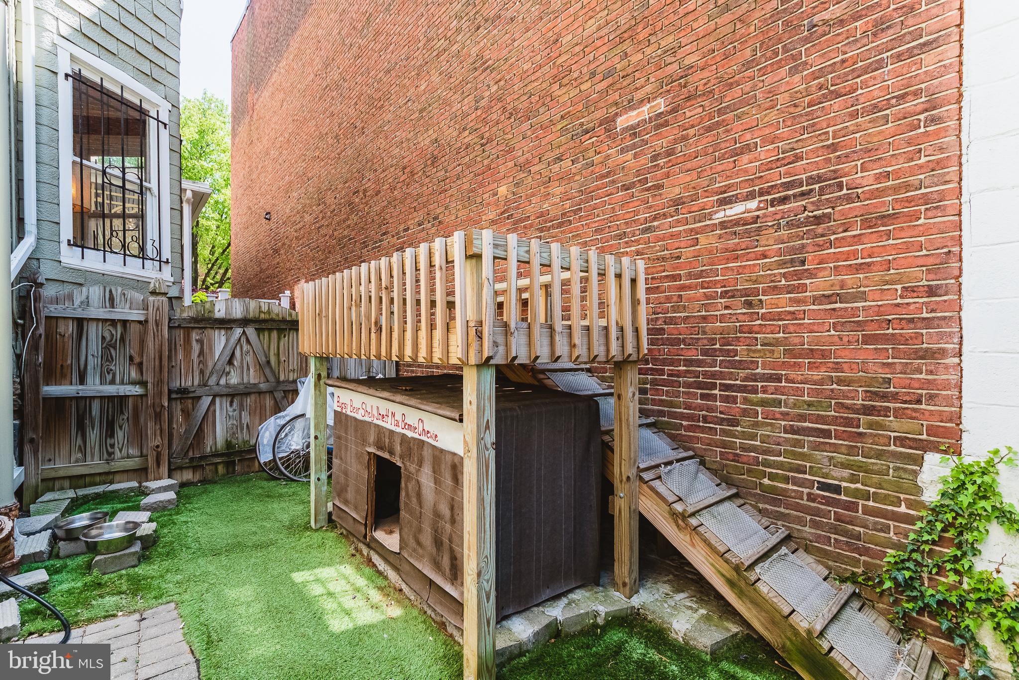 CHARLES VILLAGE - Residential