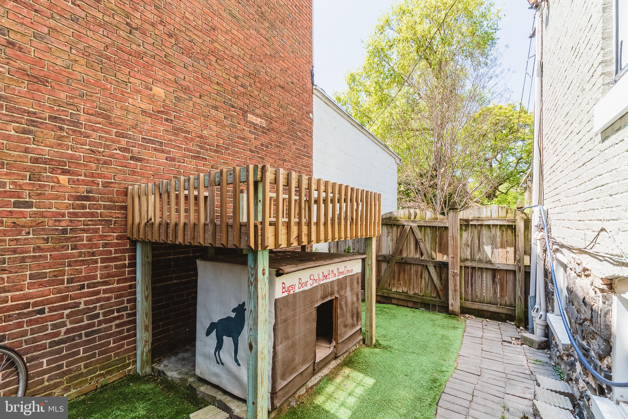 CHARLES VILLAGE - Residential