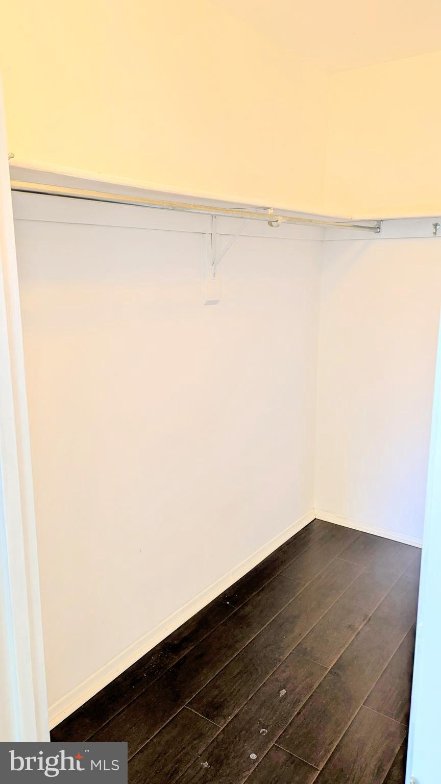 HYDE PARK - Residential Lease