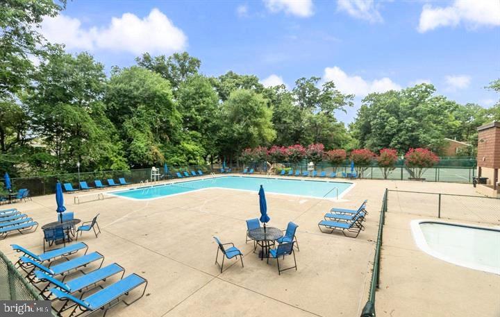 HYDE PARK - Residential Lease