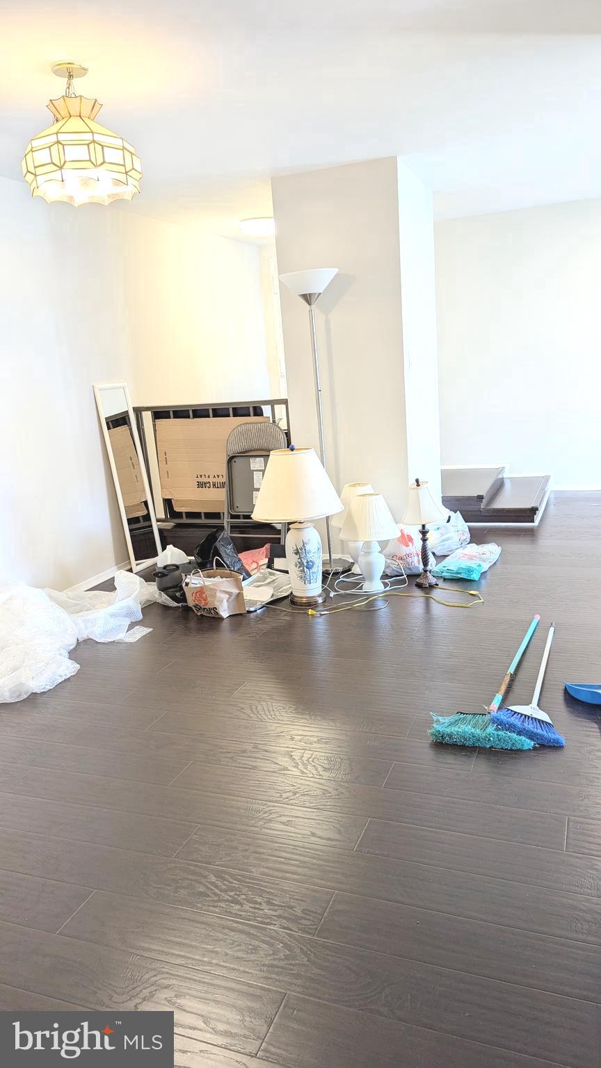 HYDE PARK - Residential Lease